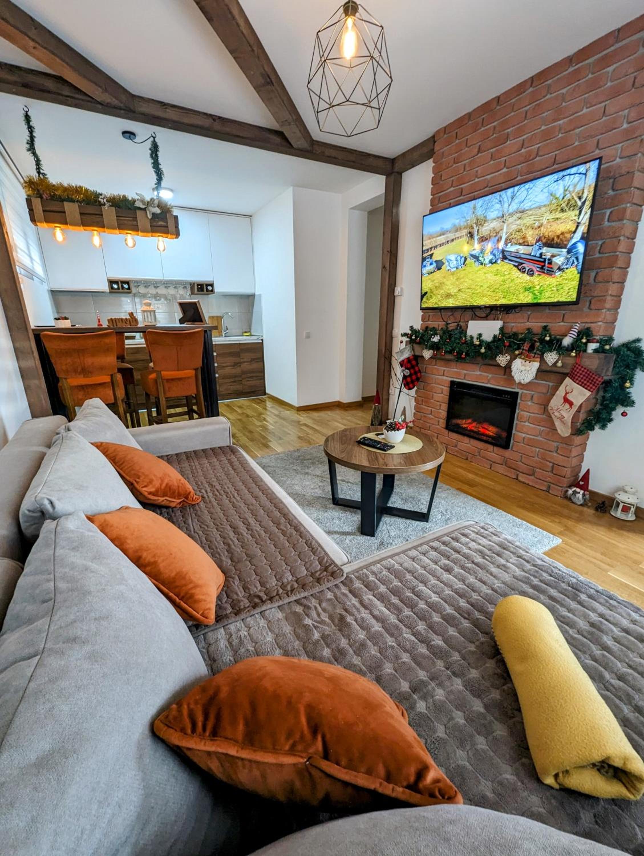 Apartment With Mountain View