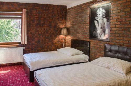 Double Room - Photo 12
