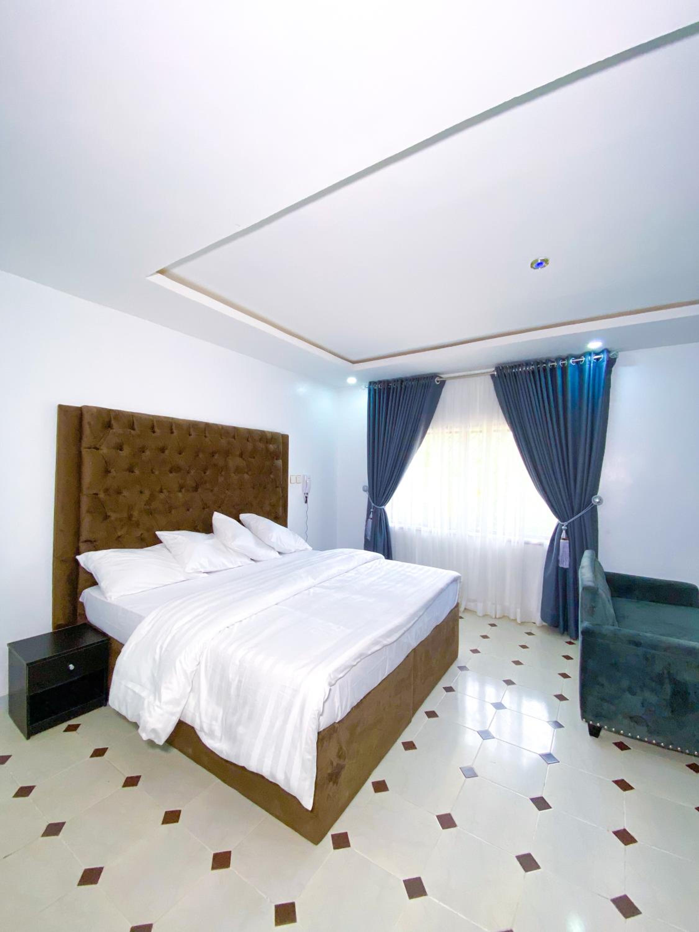 Deluxe Room - Photo 7