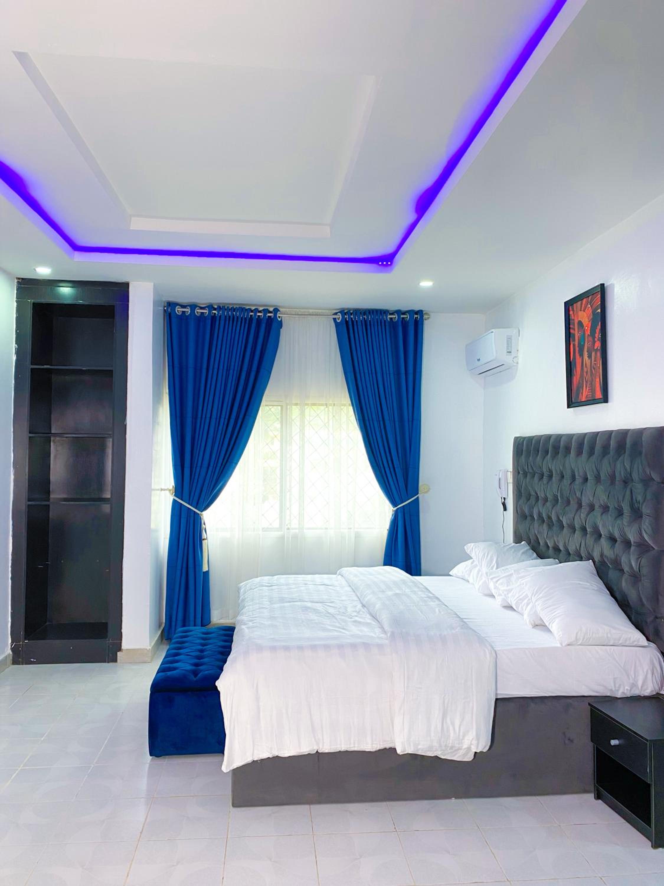 Suite - Photo 6