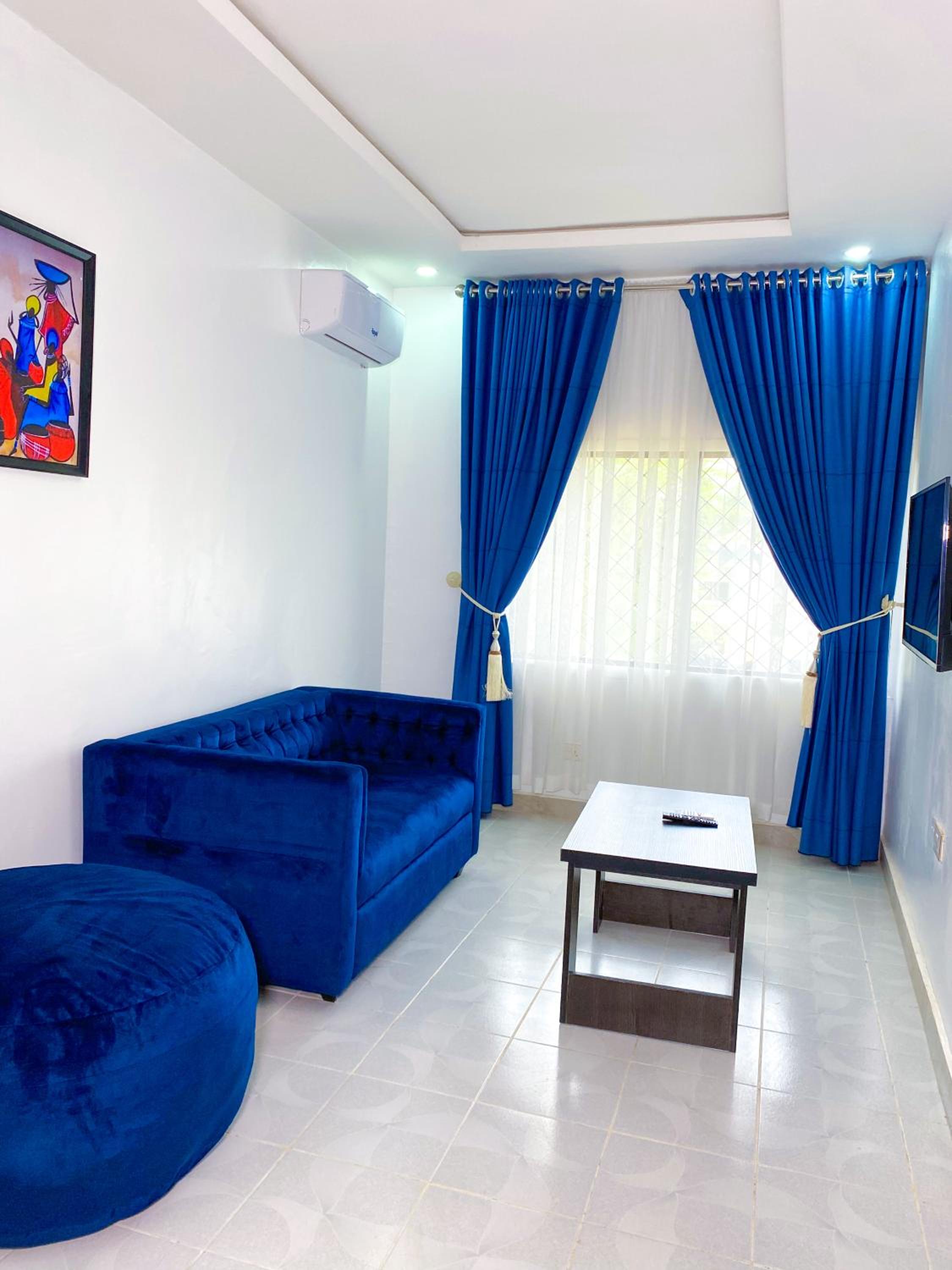 Suite - Photo 10