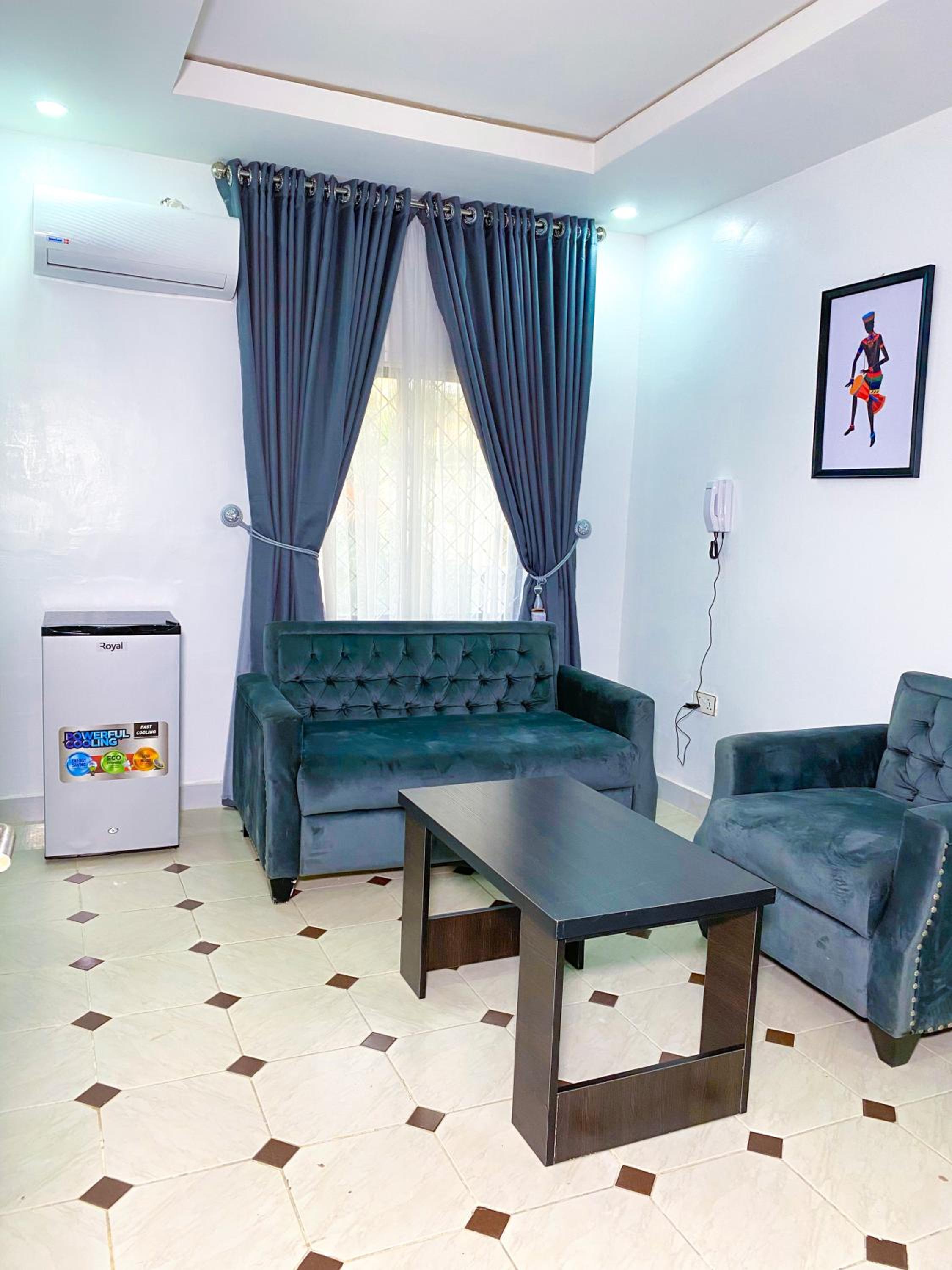 Suite - Photo 12