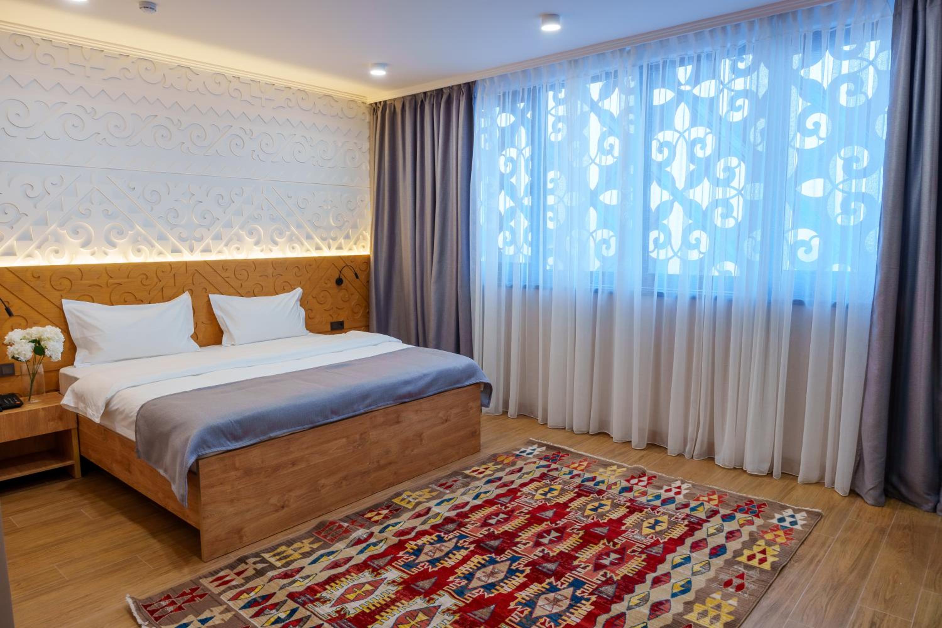 Deluxe King Room photo 1