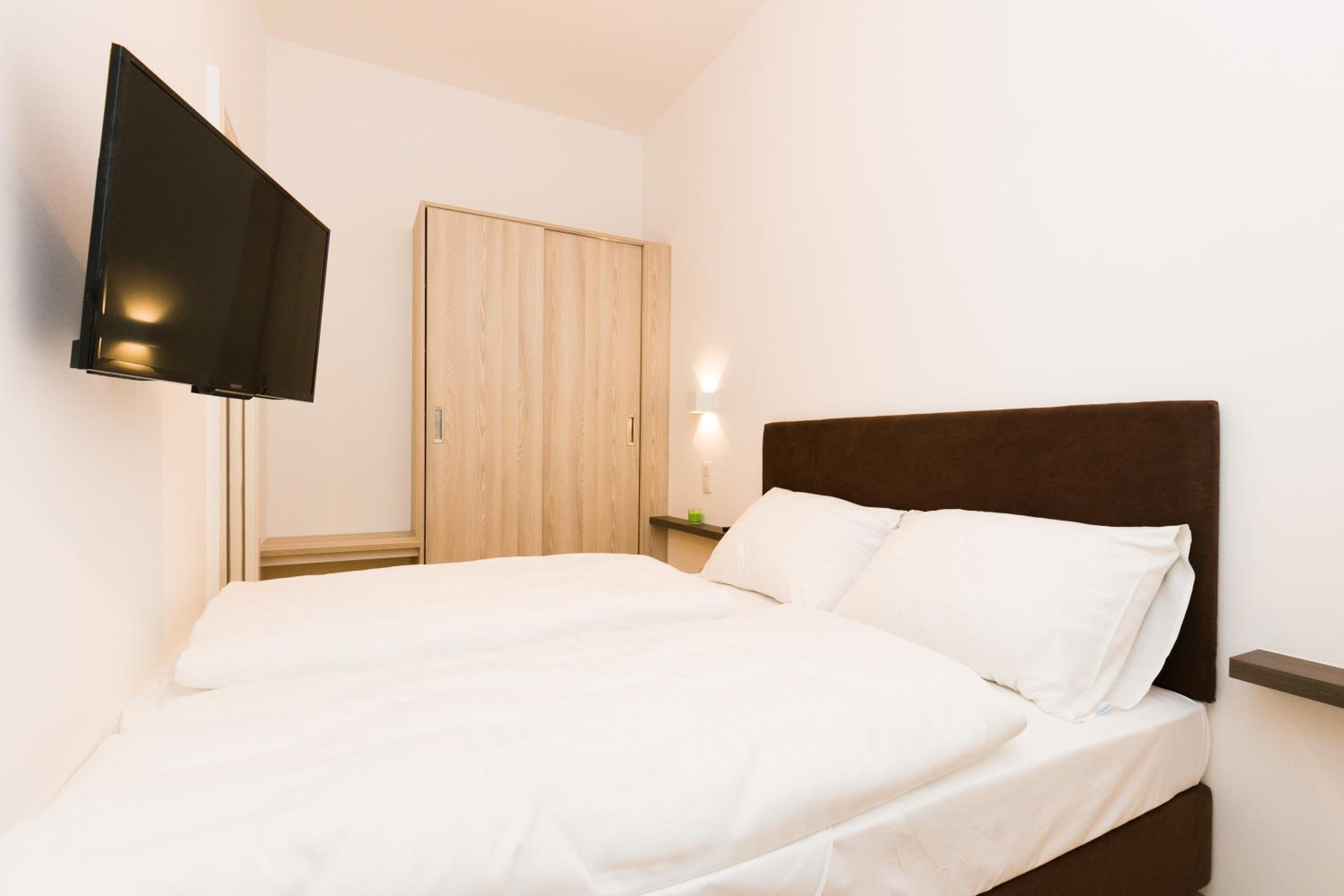 One-Bedroom Apartment with Balcony (Top 12)
