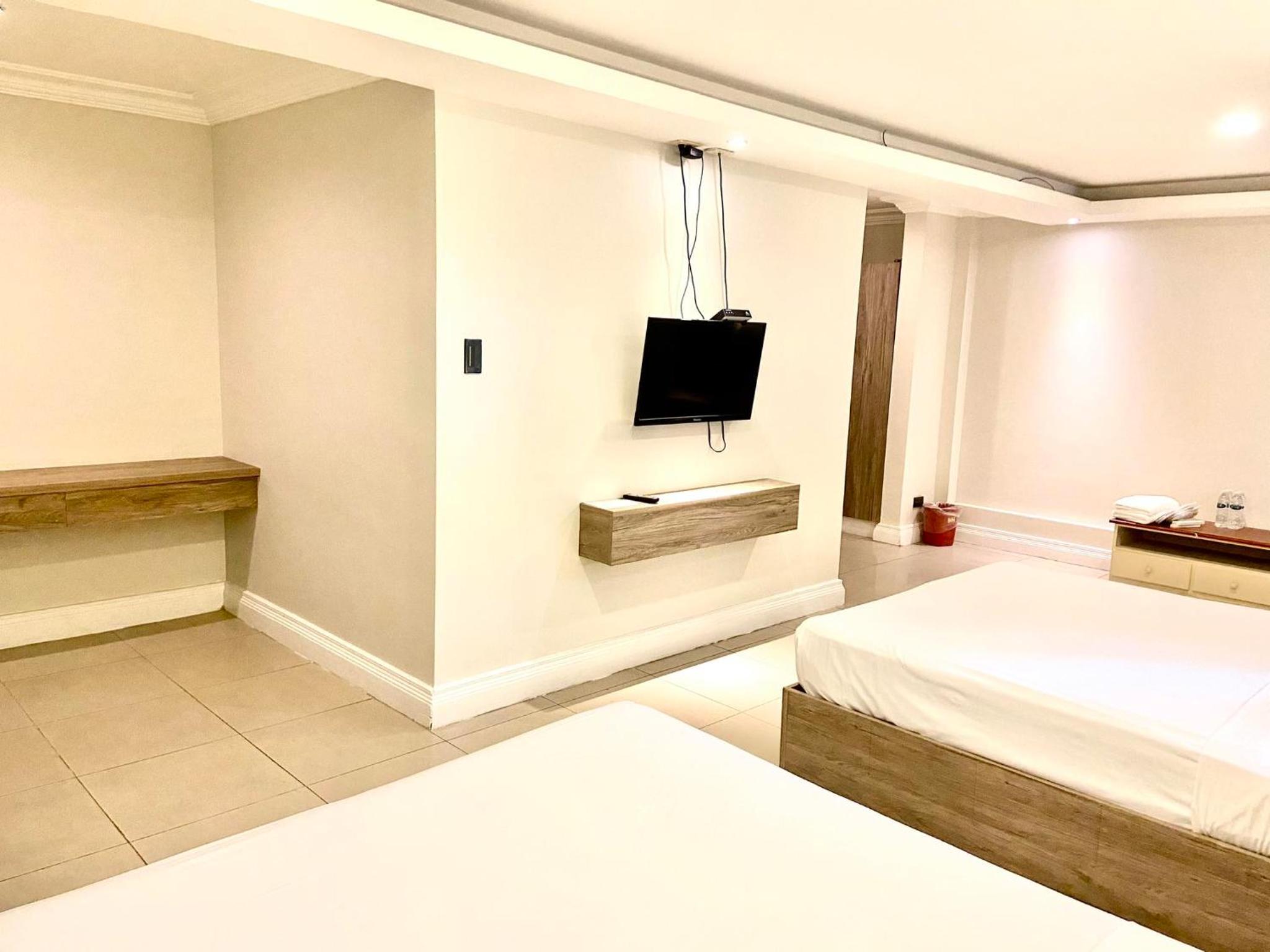 Junior Suite A - Photo 9