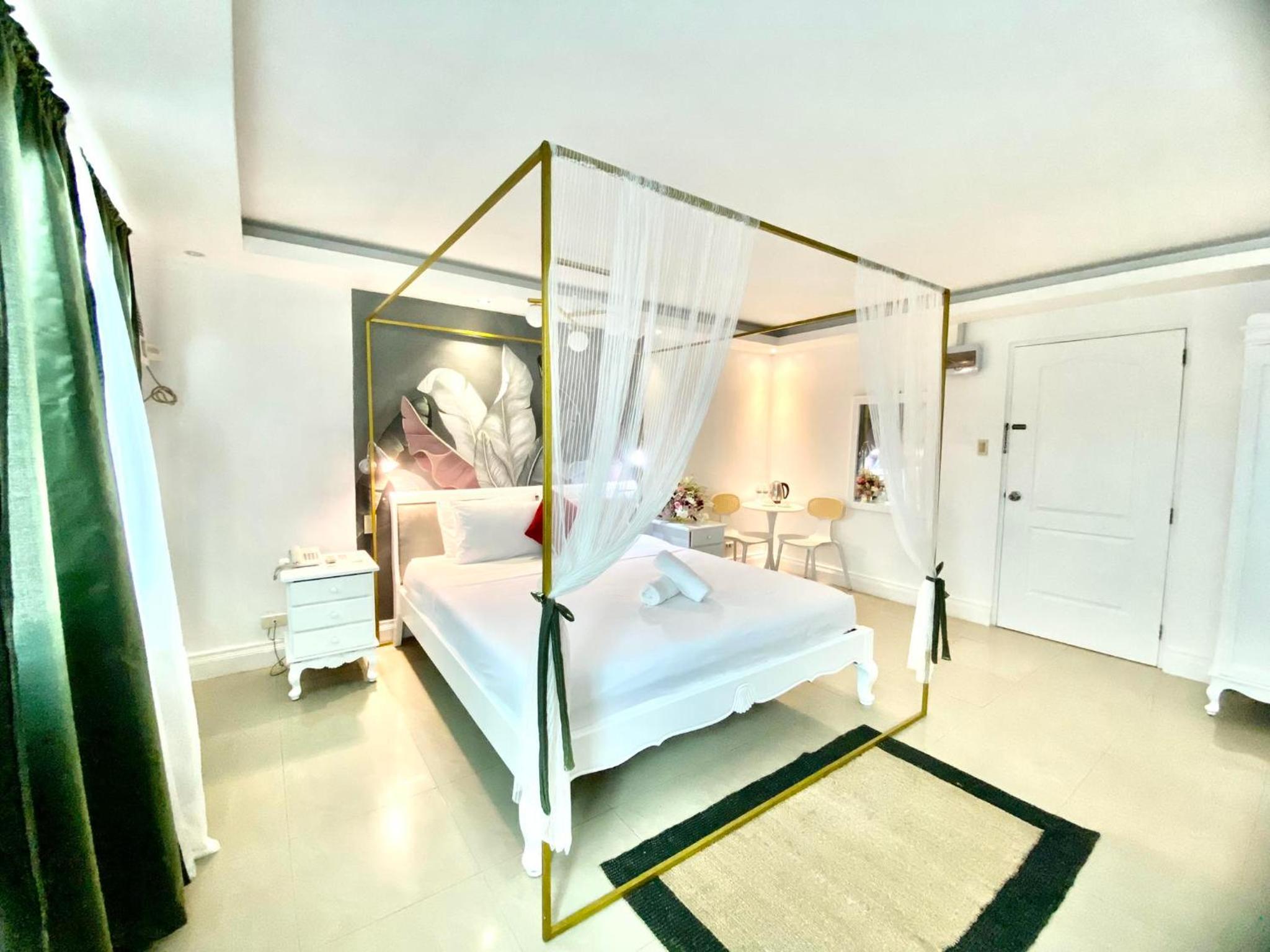 Premier Suite - Photo 1