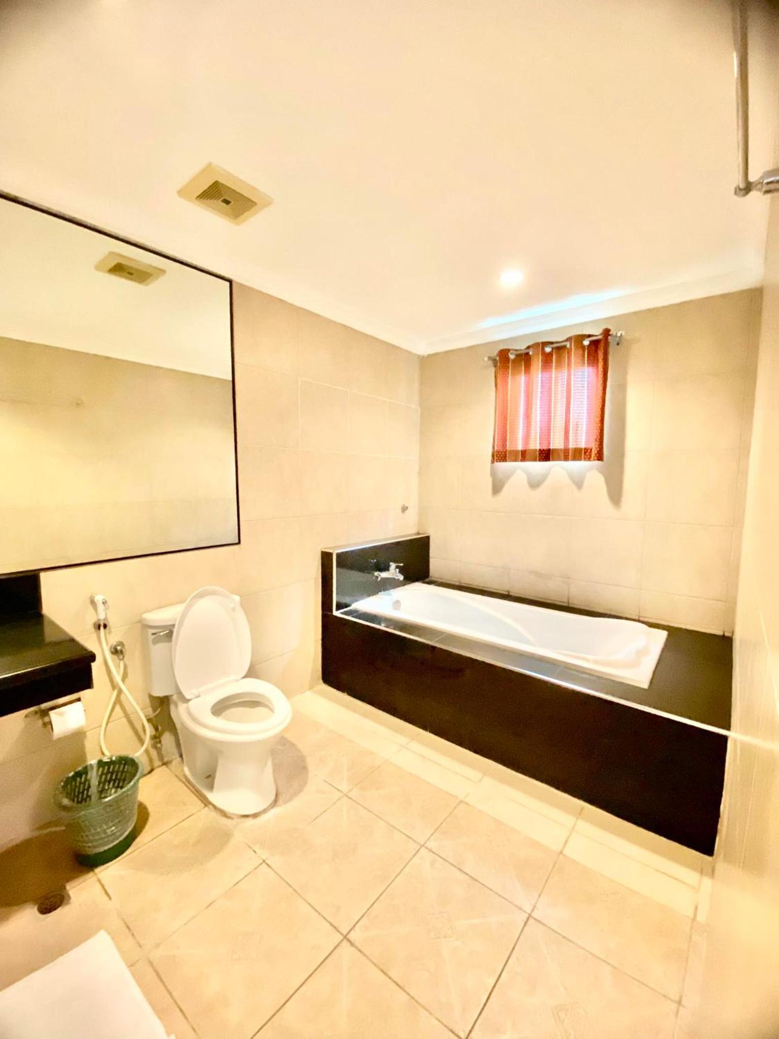 Premier Suite - Photo 16
