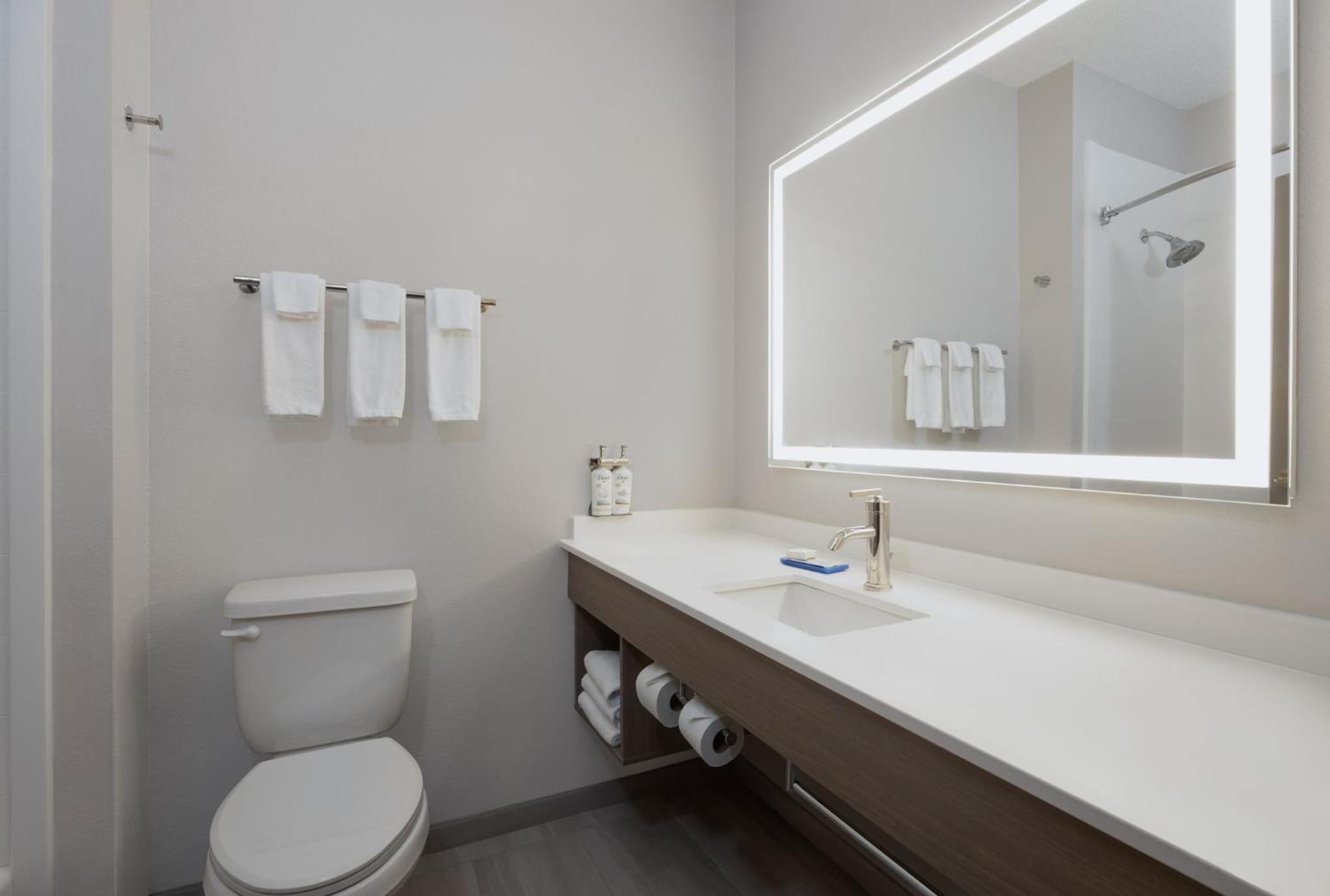 Standard King Room - Photo 3