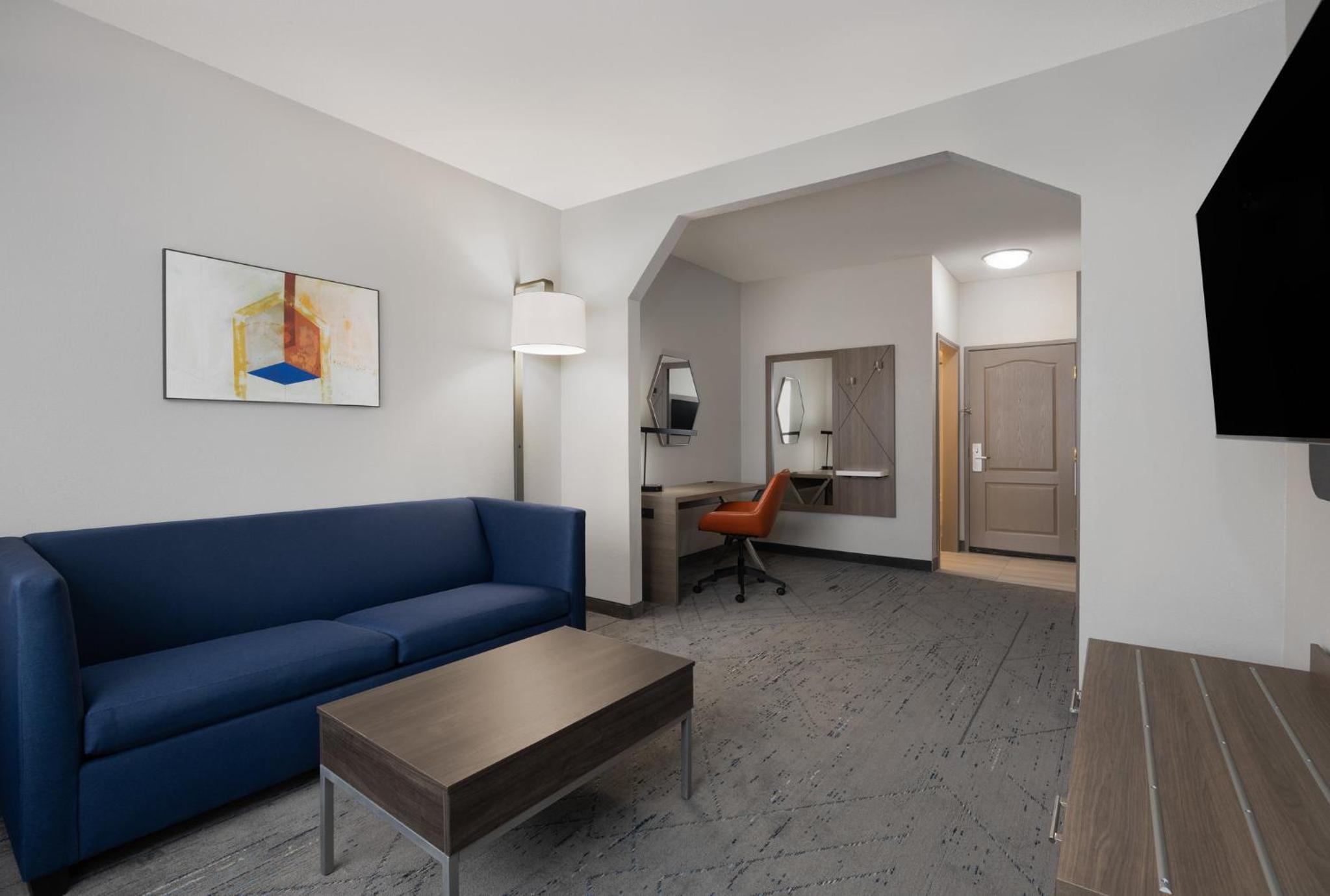 King Suite with Sofa Bed - Photo 2