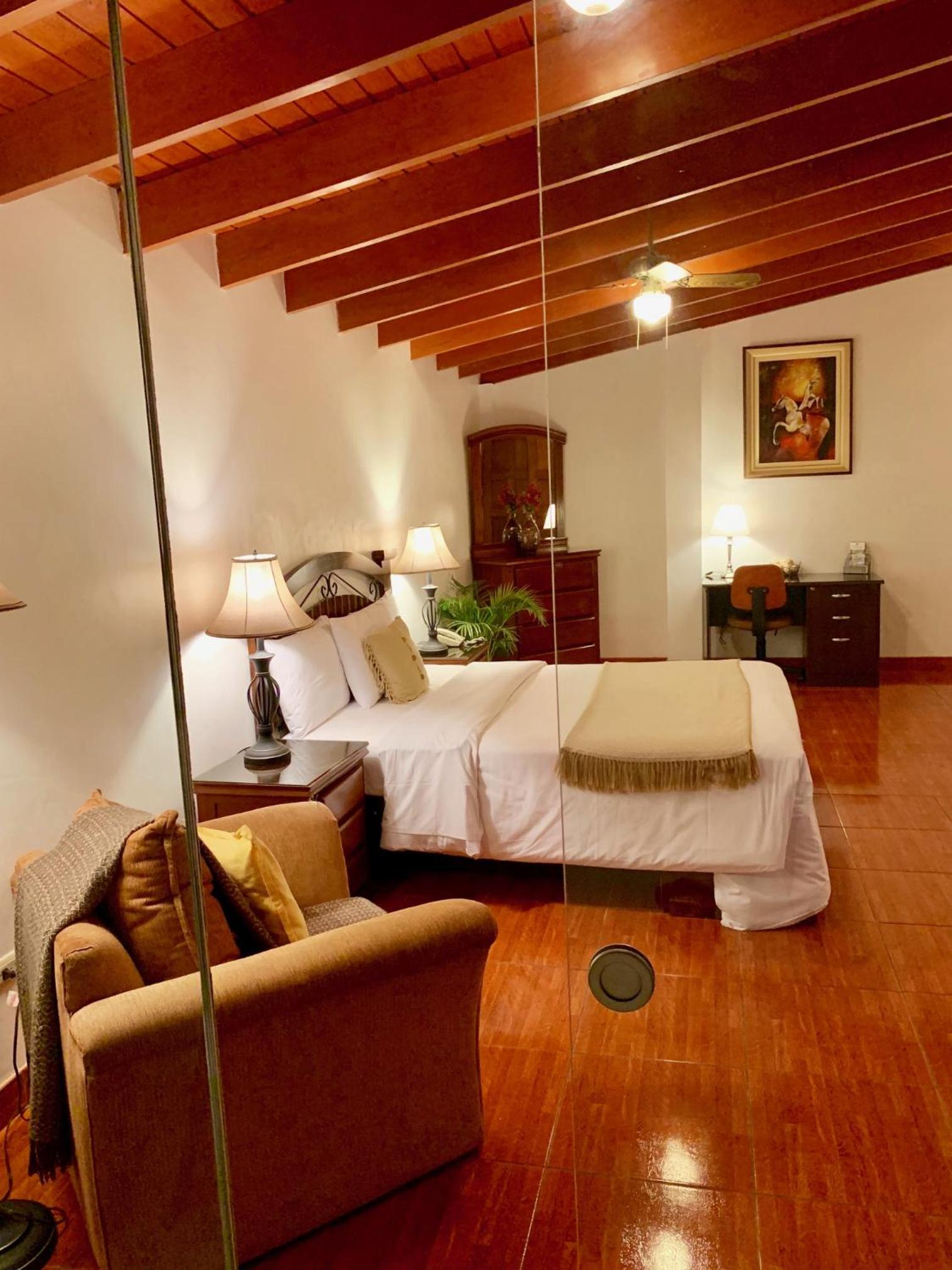 Junior Suite with Garden View - Photo 11