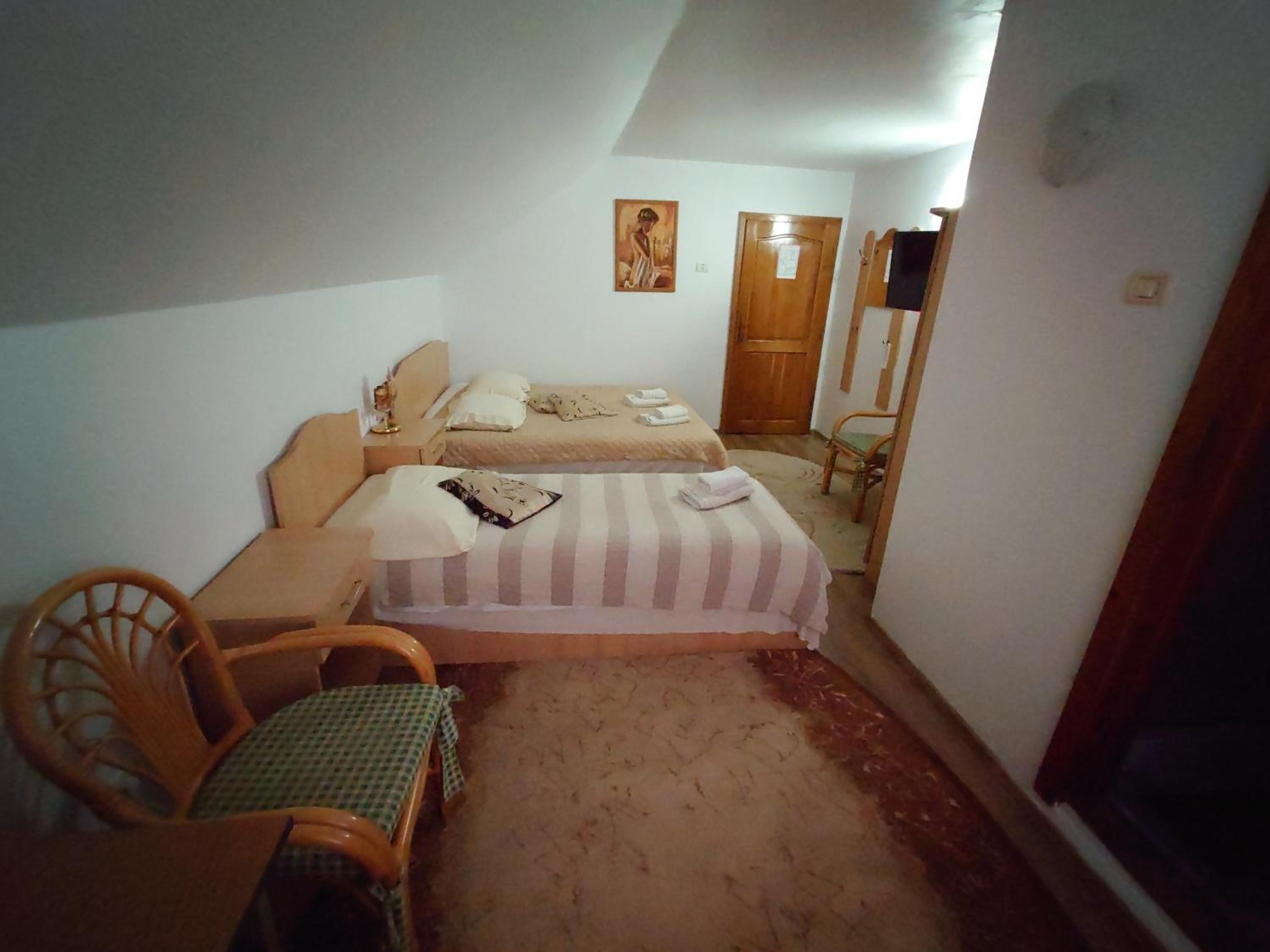 Standard Twin Room photo 2