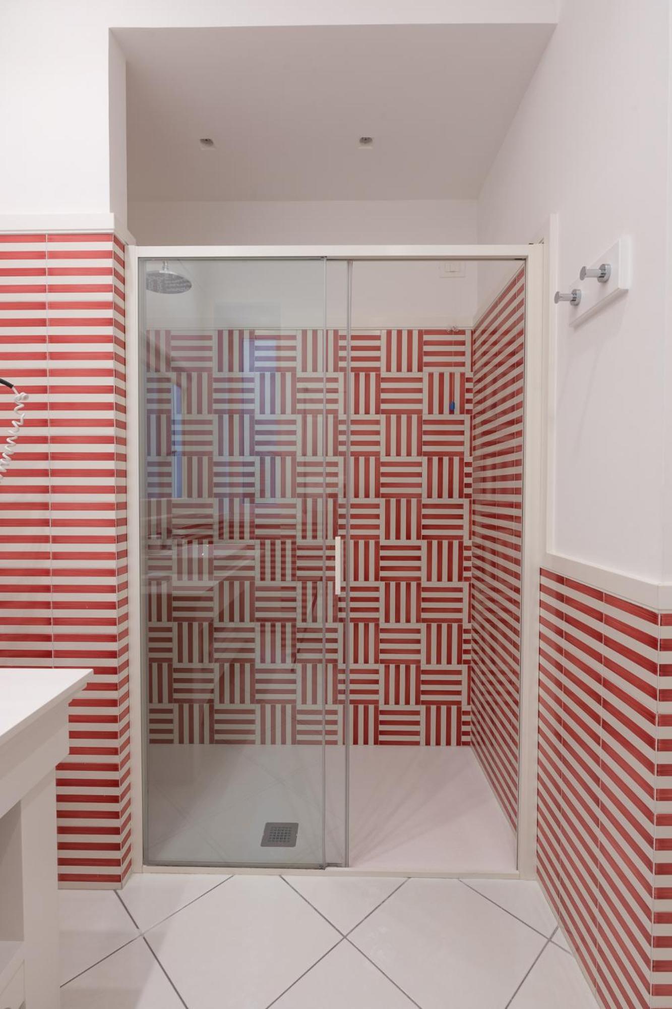 Double or Twin Room with Balcony - Photo 14