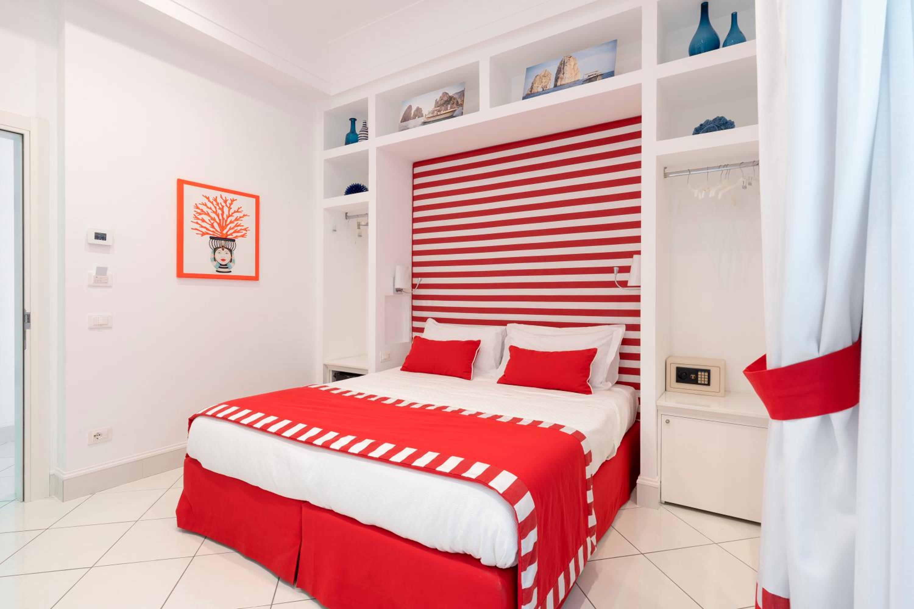 Double or Twin Room with Balcony - Photo 8