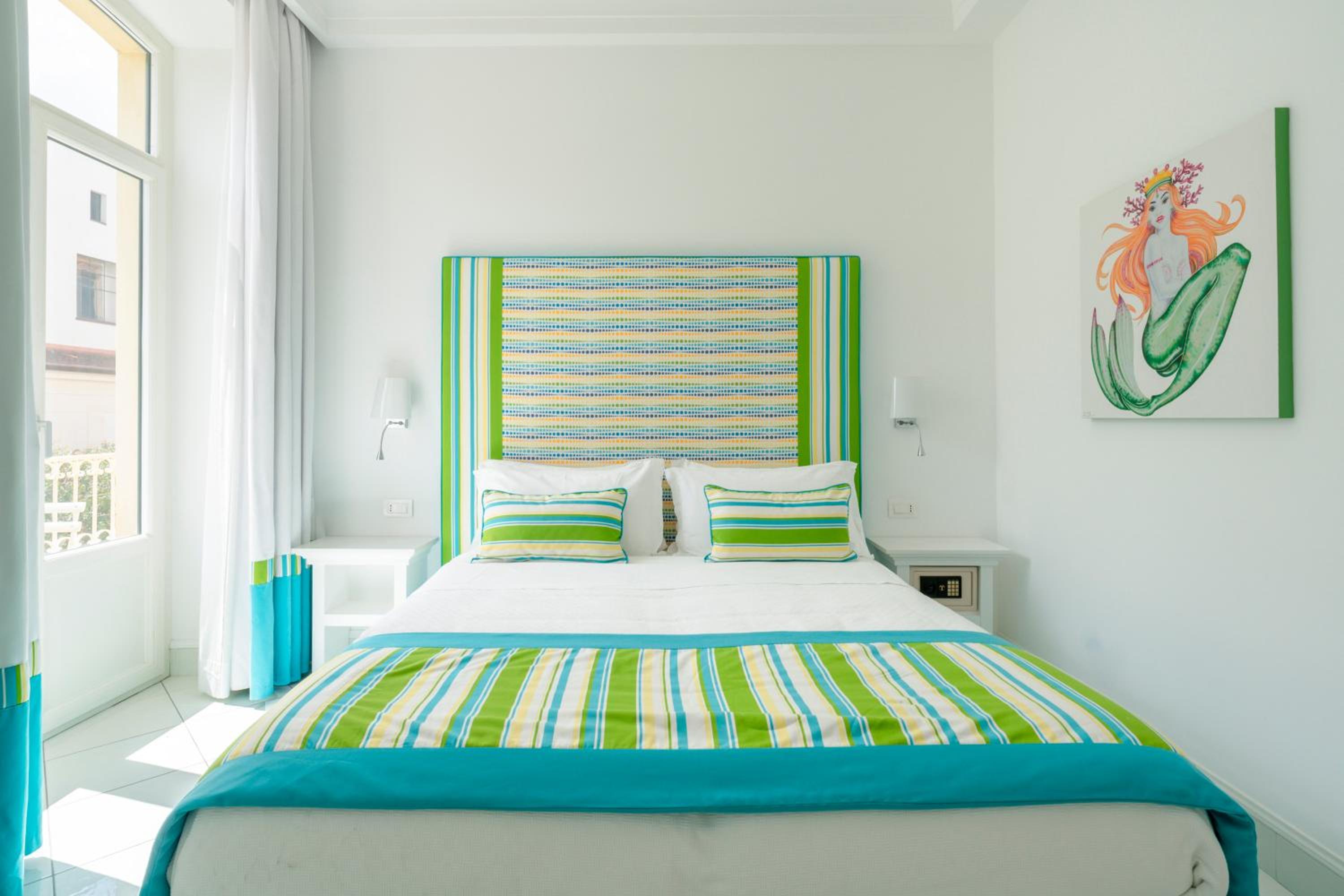 Double or Twin Room with City View photo 1