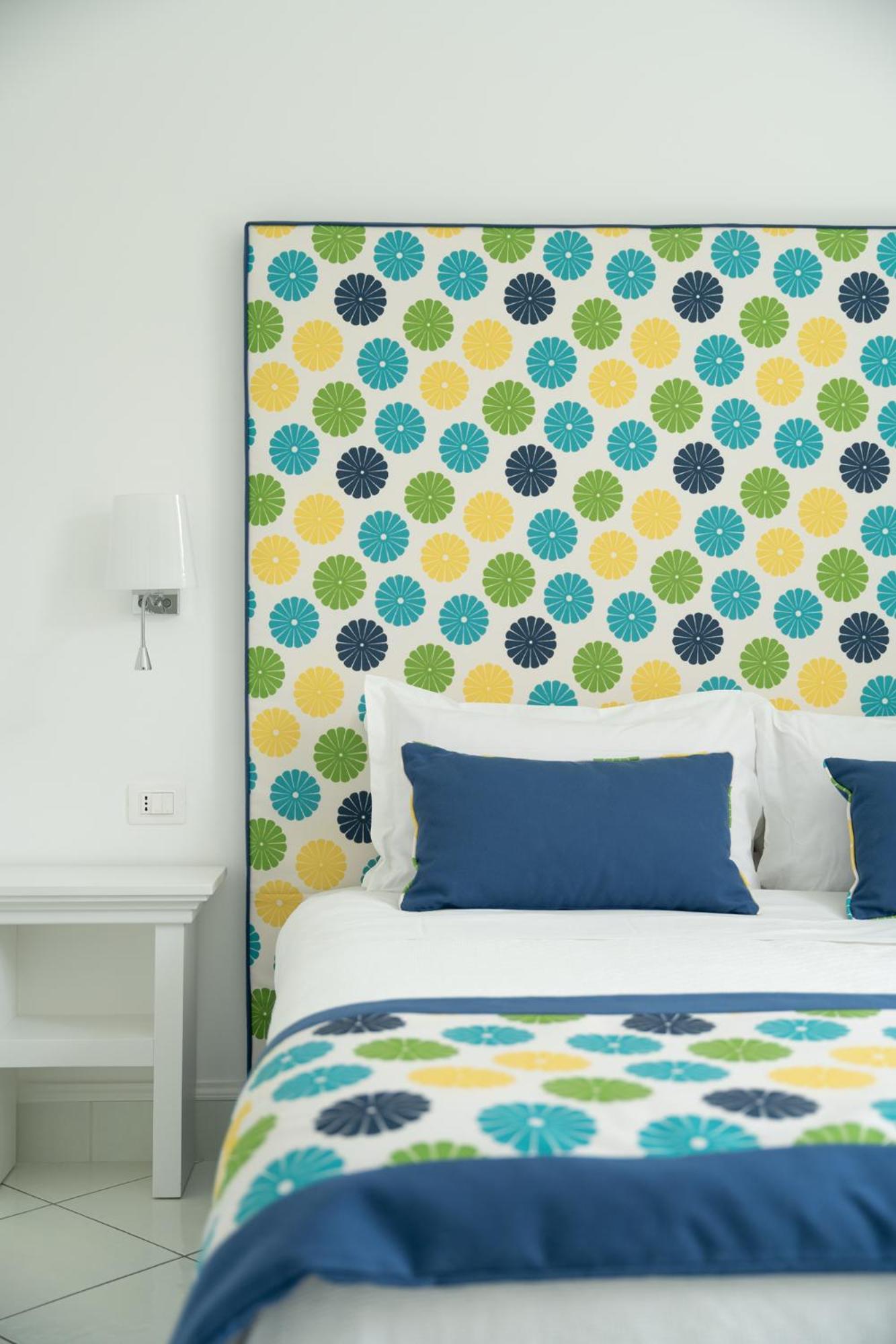 Double or Twin Room with City View - Photo 1