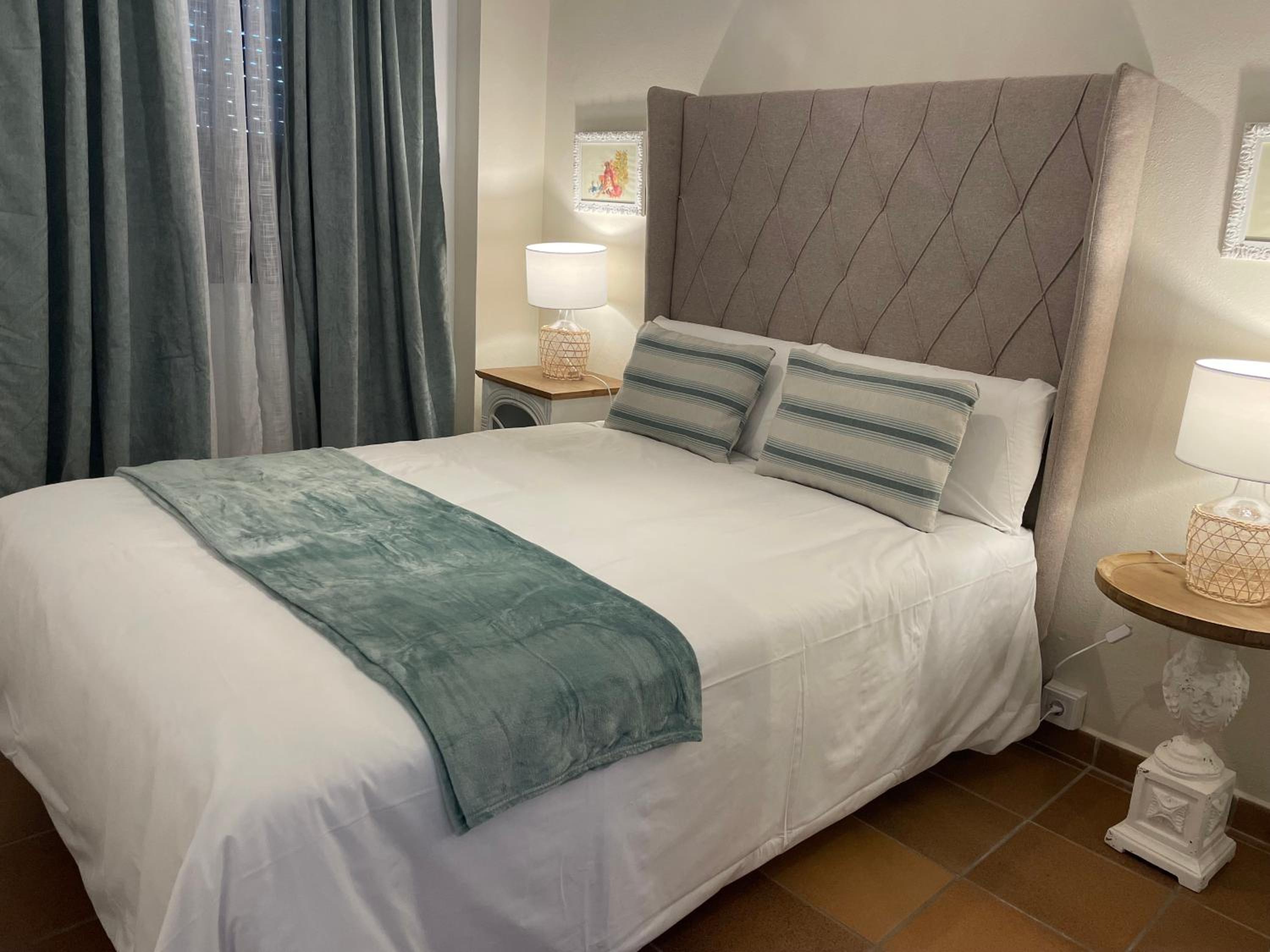 Economic Double Room - Photo 4