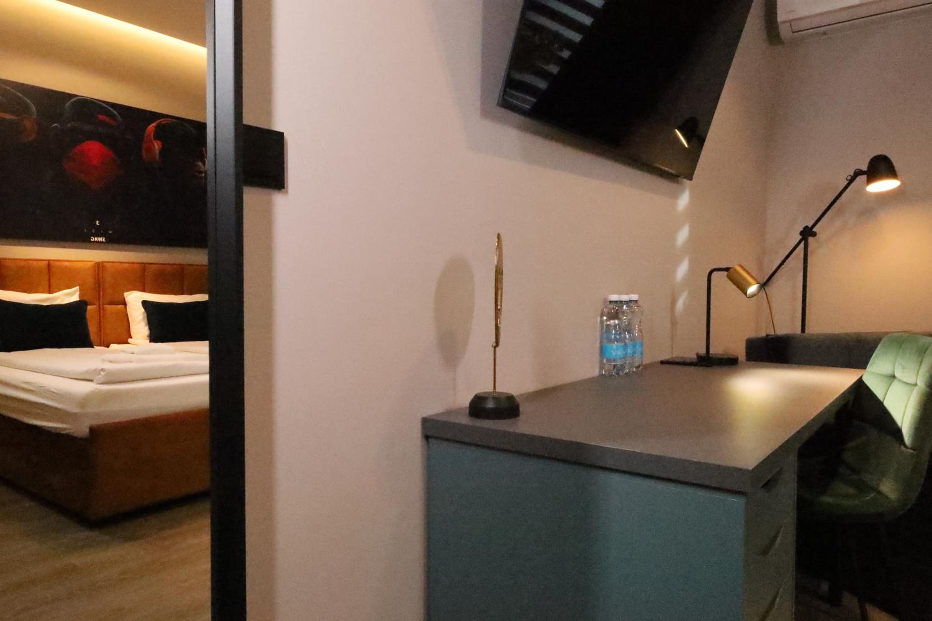 Large Double or Twin Room photo 3