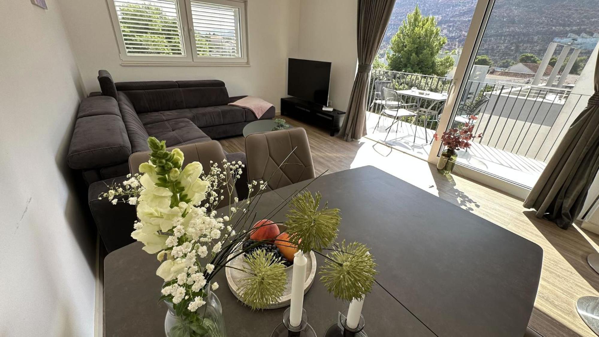 Three-Bedroom Apartment with View photo 1