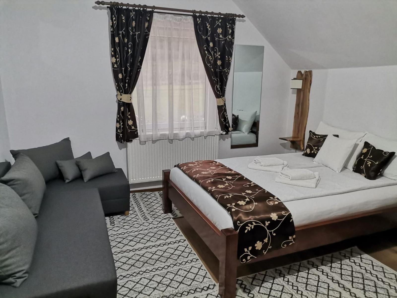 Family Room photo 1