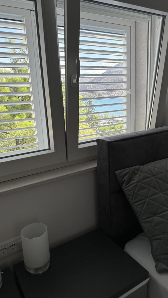 Three-Bedroom Apartment with View photo 3
