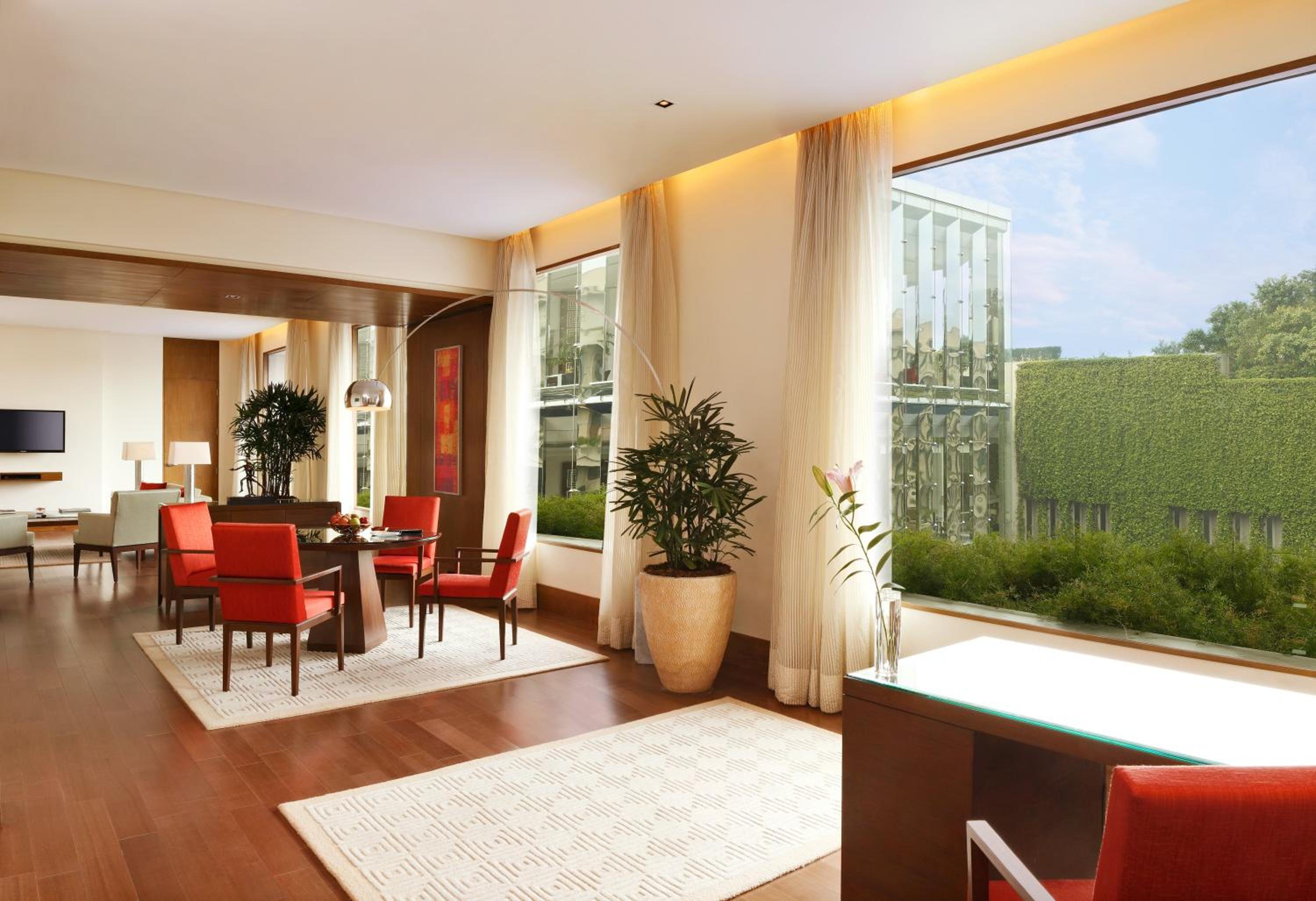 Luxury Suite With Two Way Airport Transfers Luxury Suite With Two Way Airport Transfers