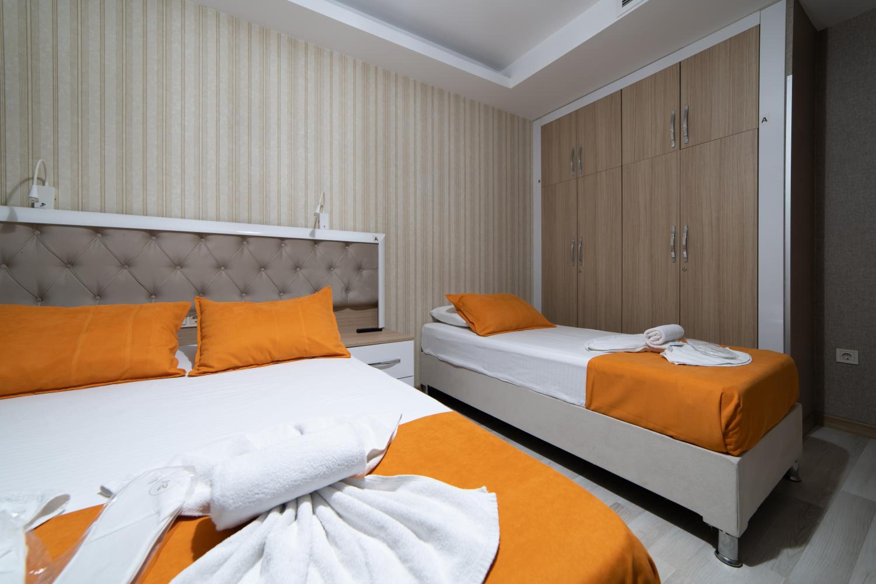 Deluxe Triple Room photo 3