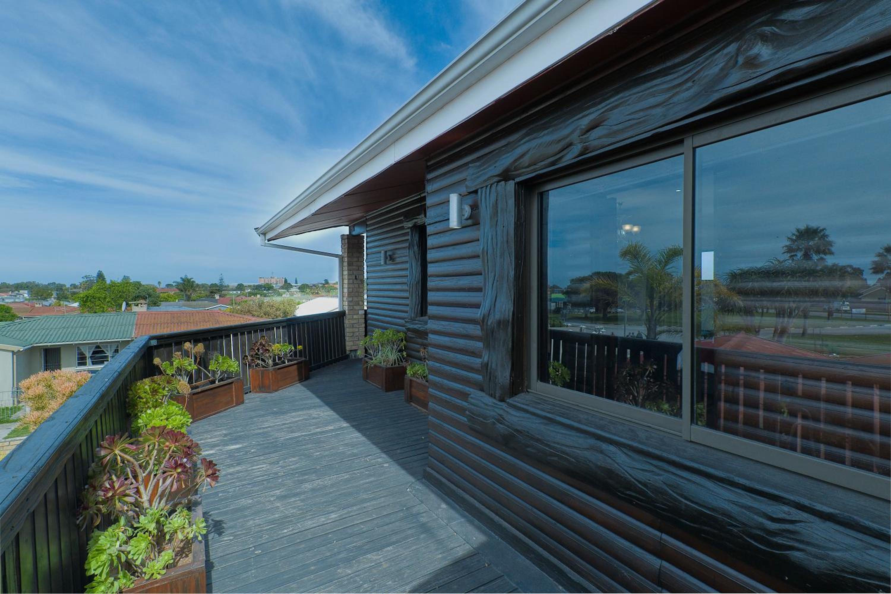 Family Room with Balcony photo 2