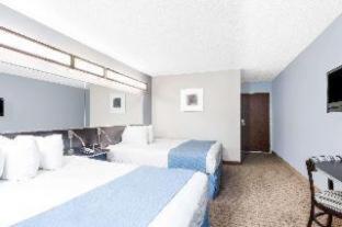 Queen Room with Two Queen Beds - Non-Smoking