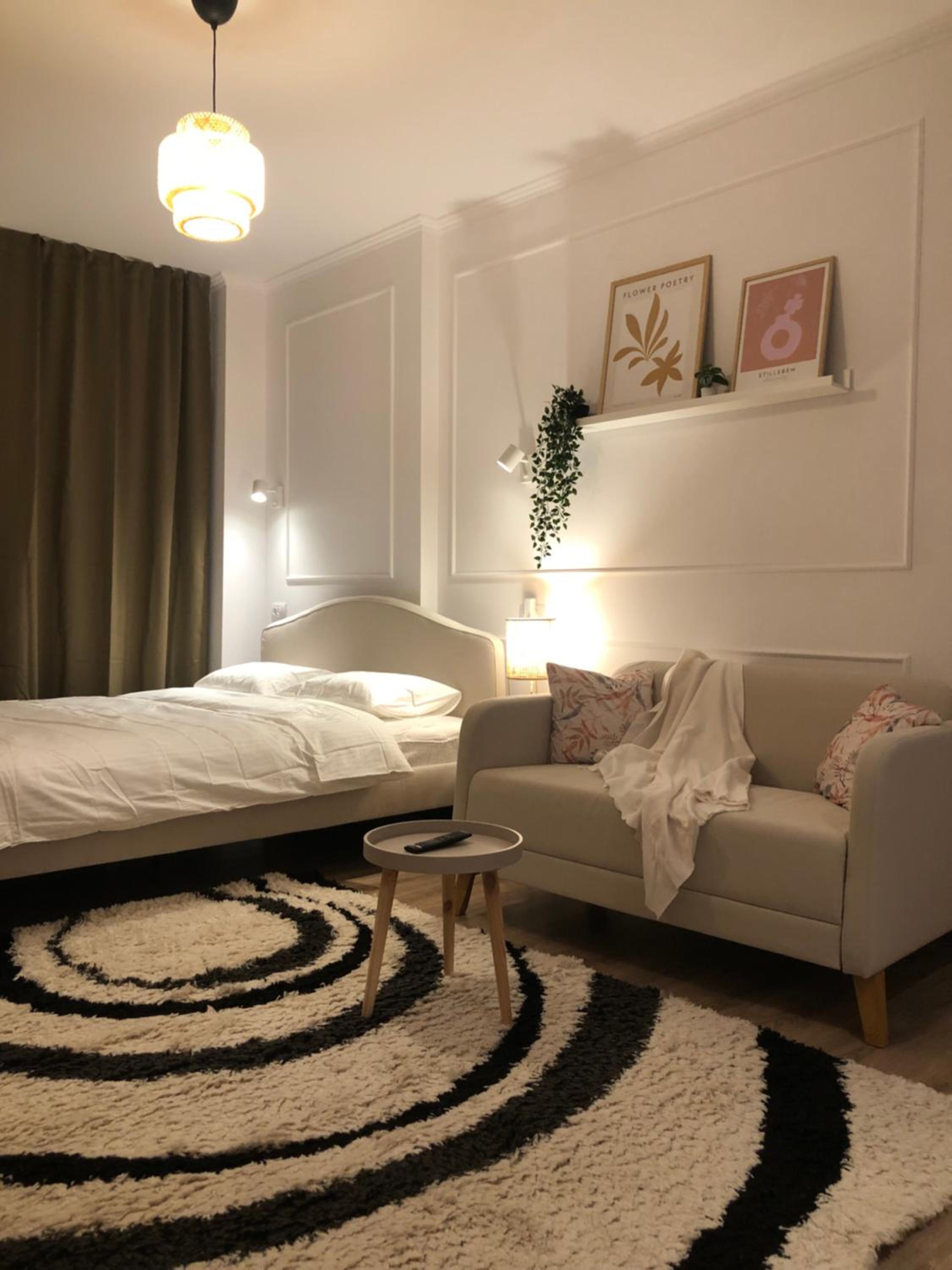One-Bedroom Apartment photo 1