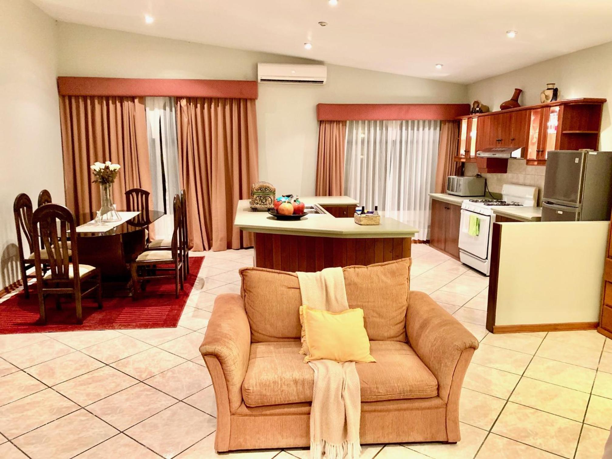 Deluxe Suite - Photo 13