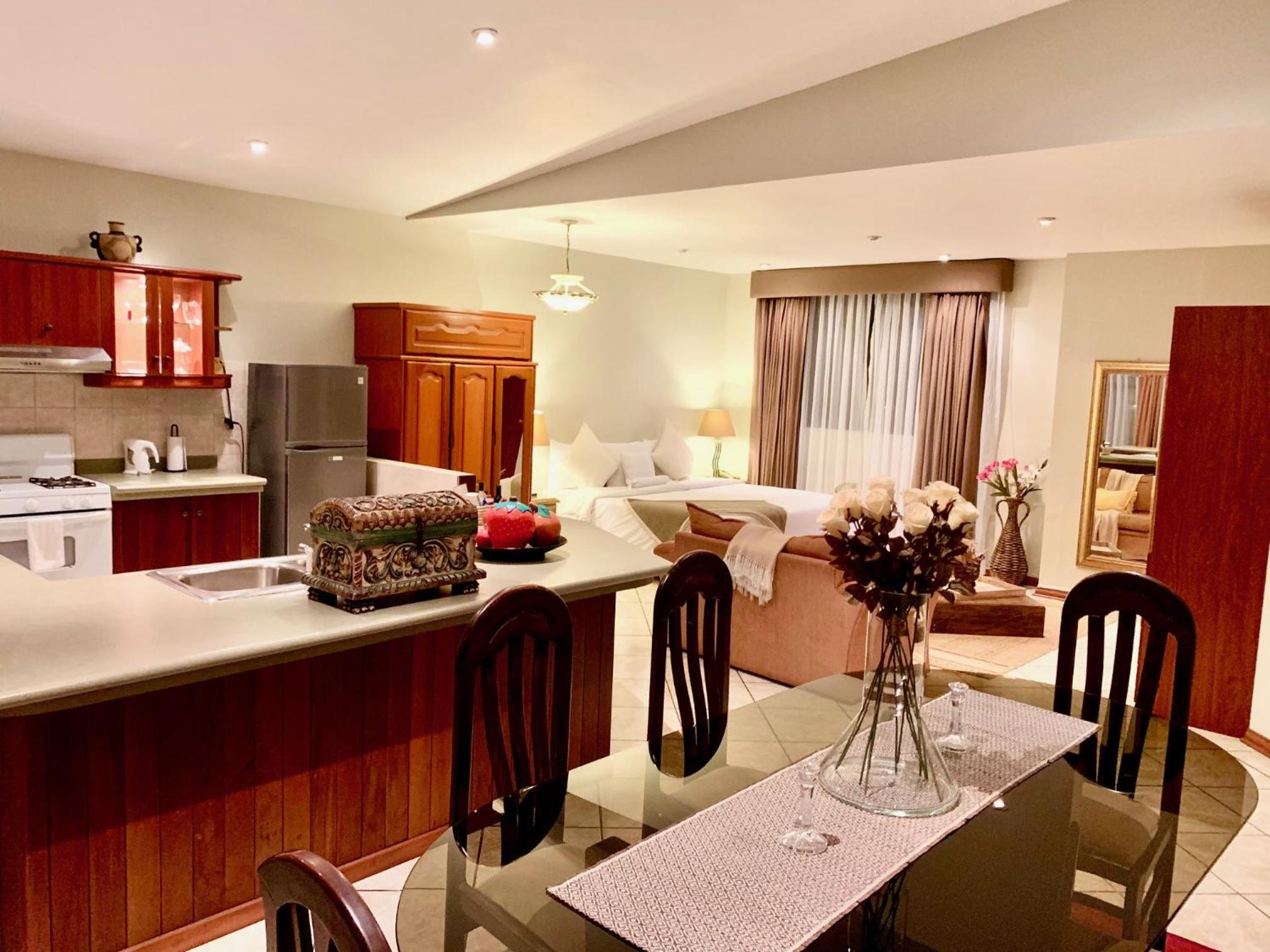 Deluxe Suite - Photo 17