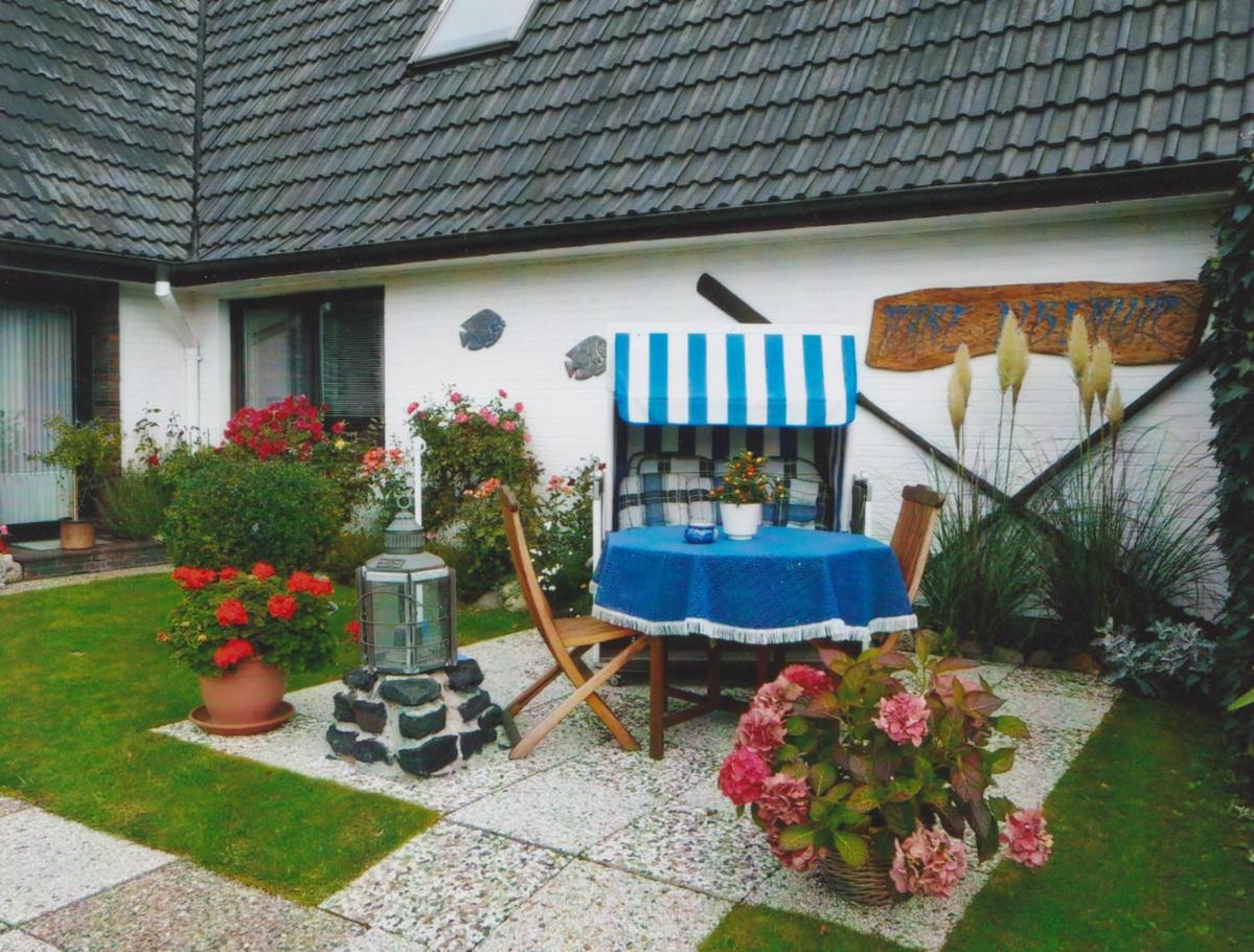 Apartment with Terrace photo 2