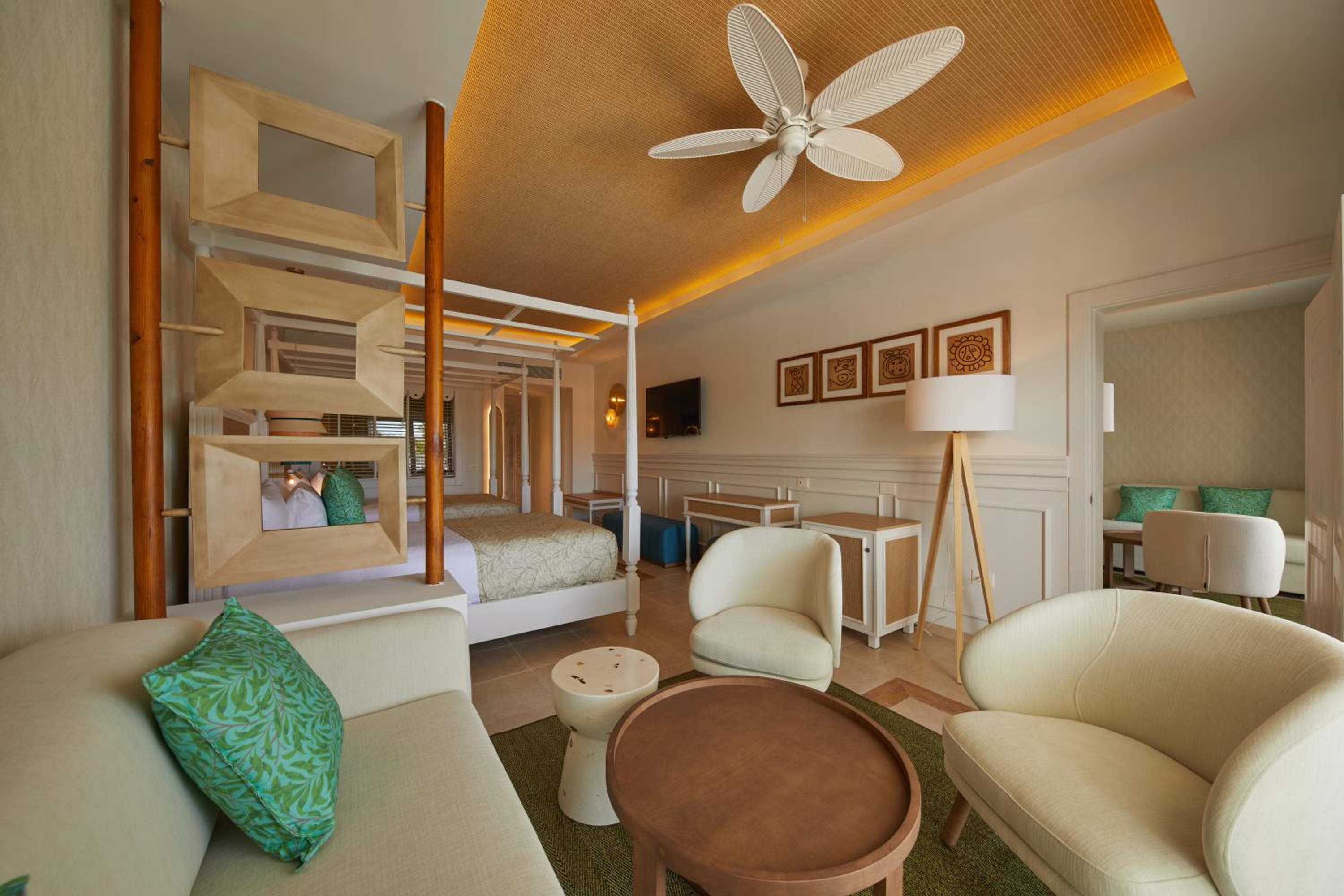 Junior Suite Deluxe (3 Adults + 1 Child)