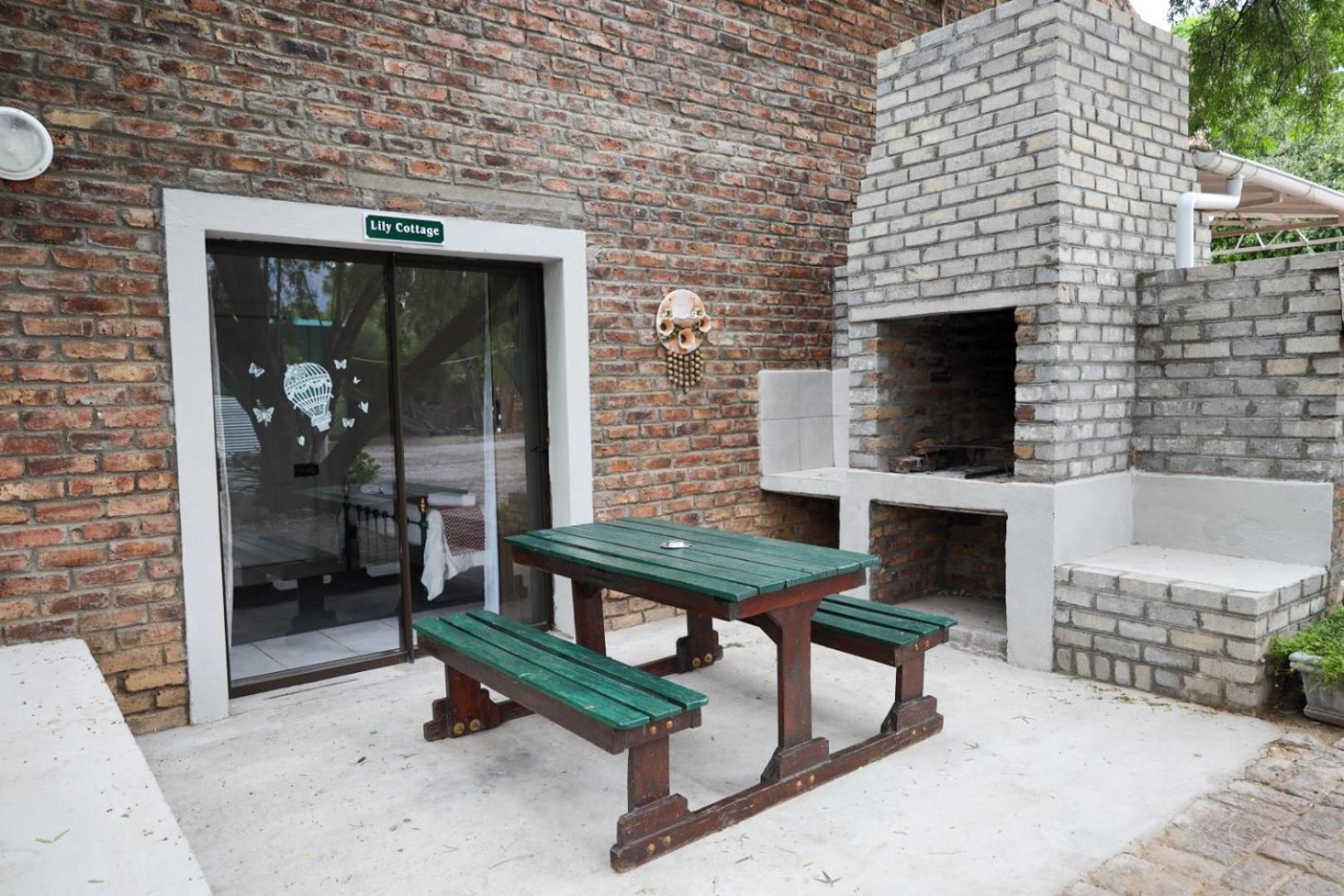 Family Room - Photo 8