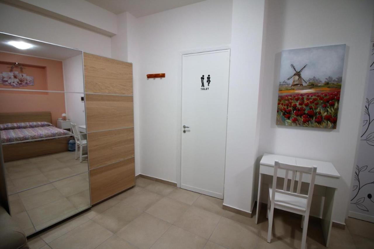 Double Room with Private Bathroom photo 2