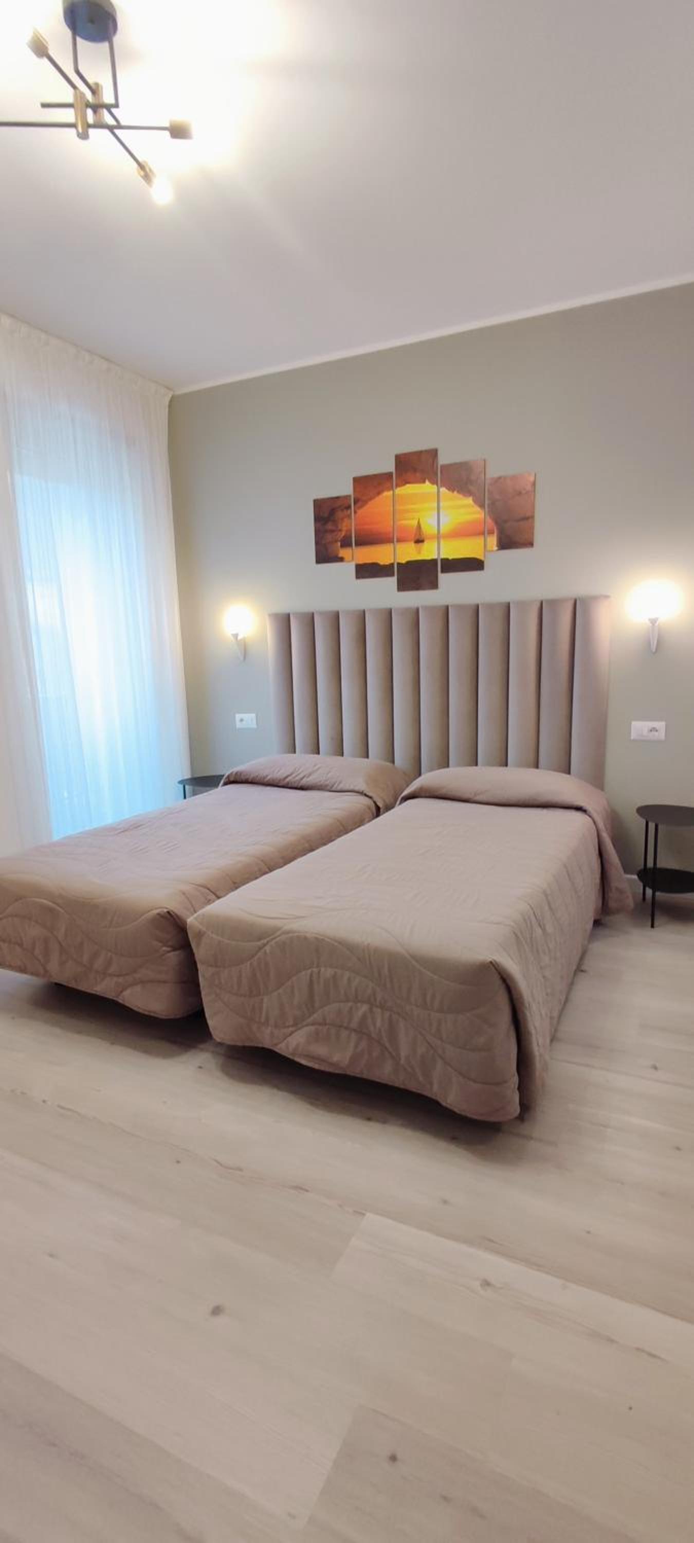Budget Twin Room - Photo 2