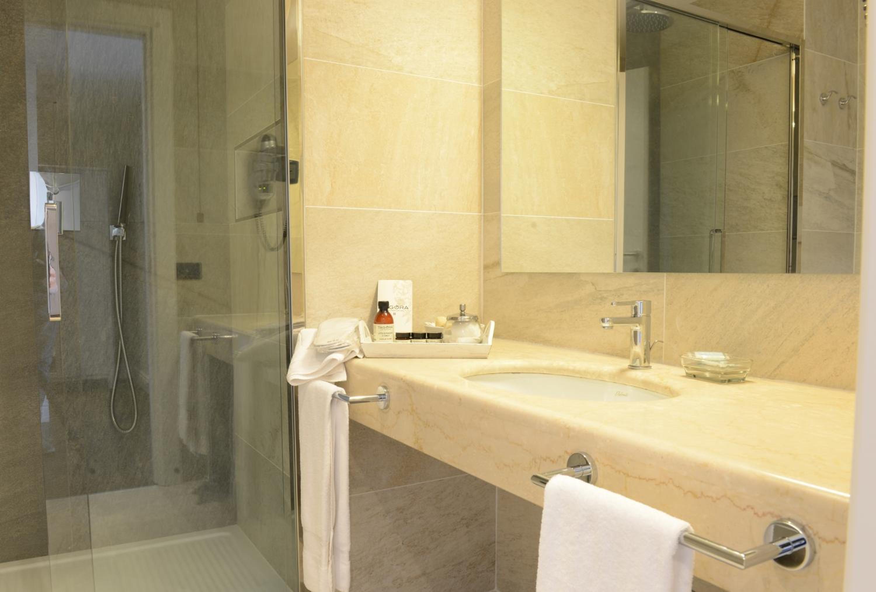 Deluxe Double or Twin Room with Hill View - Photo 2