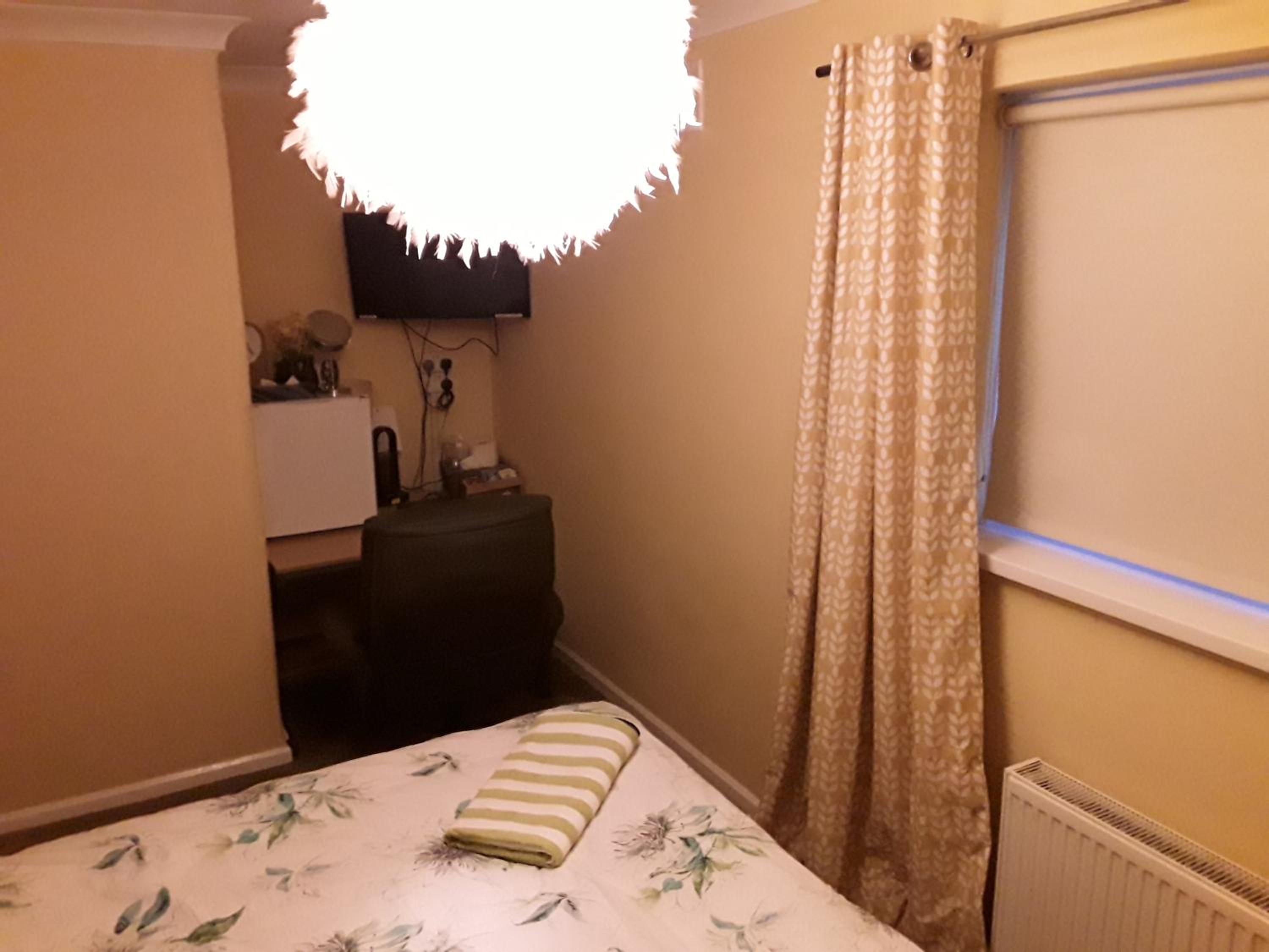 Double Room with Shared Bathroom photo 2