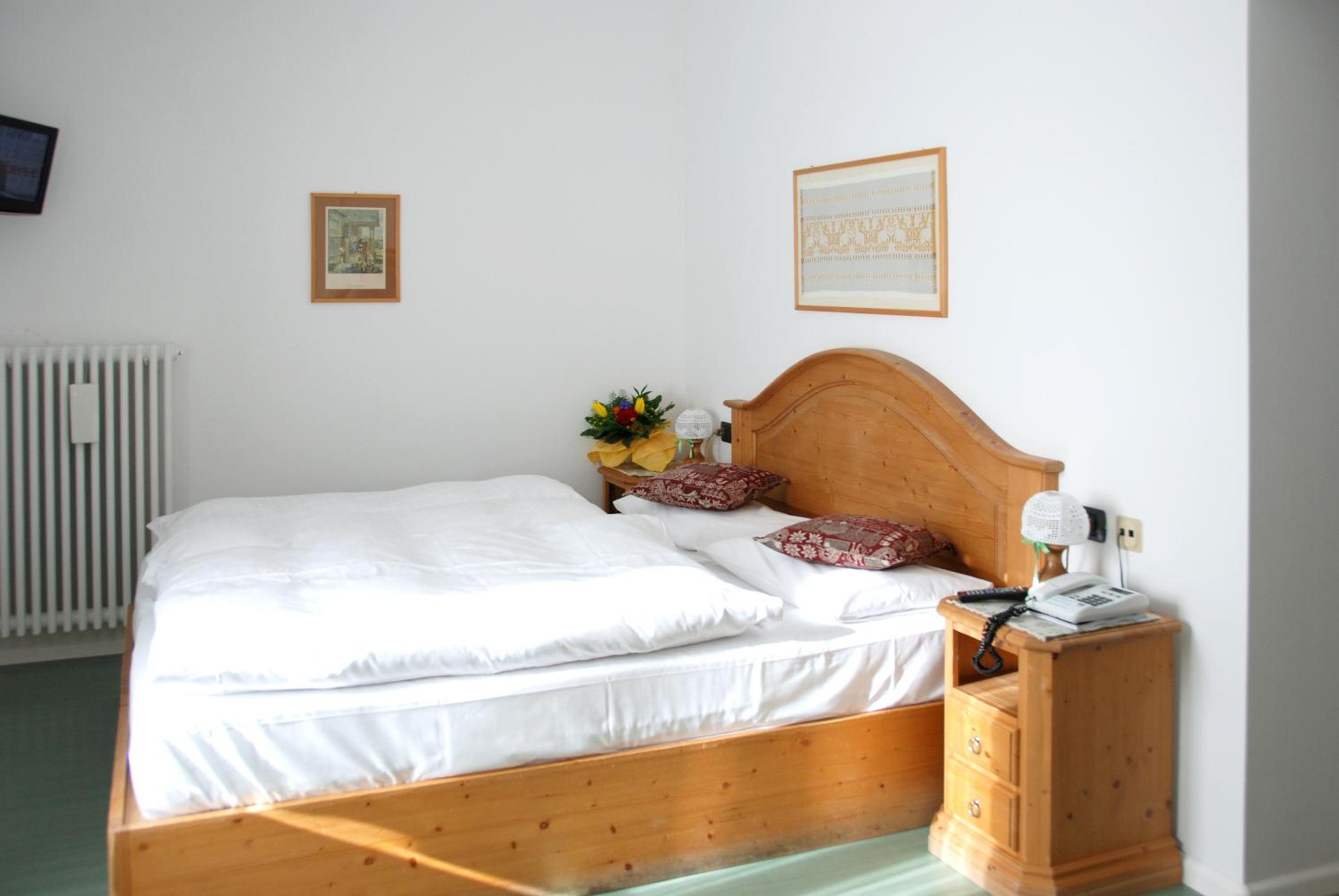 Double or Twin Room - Photo 7