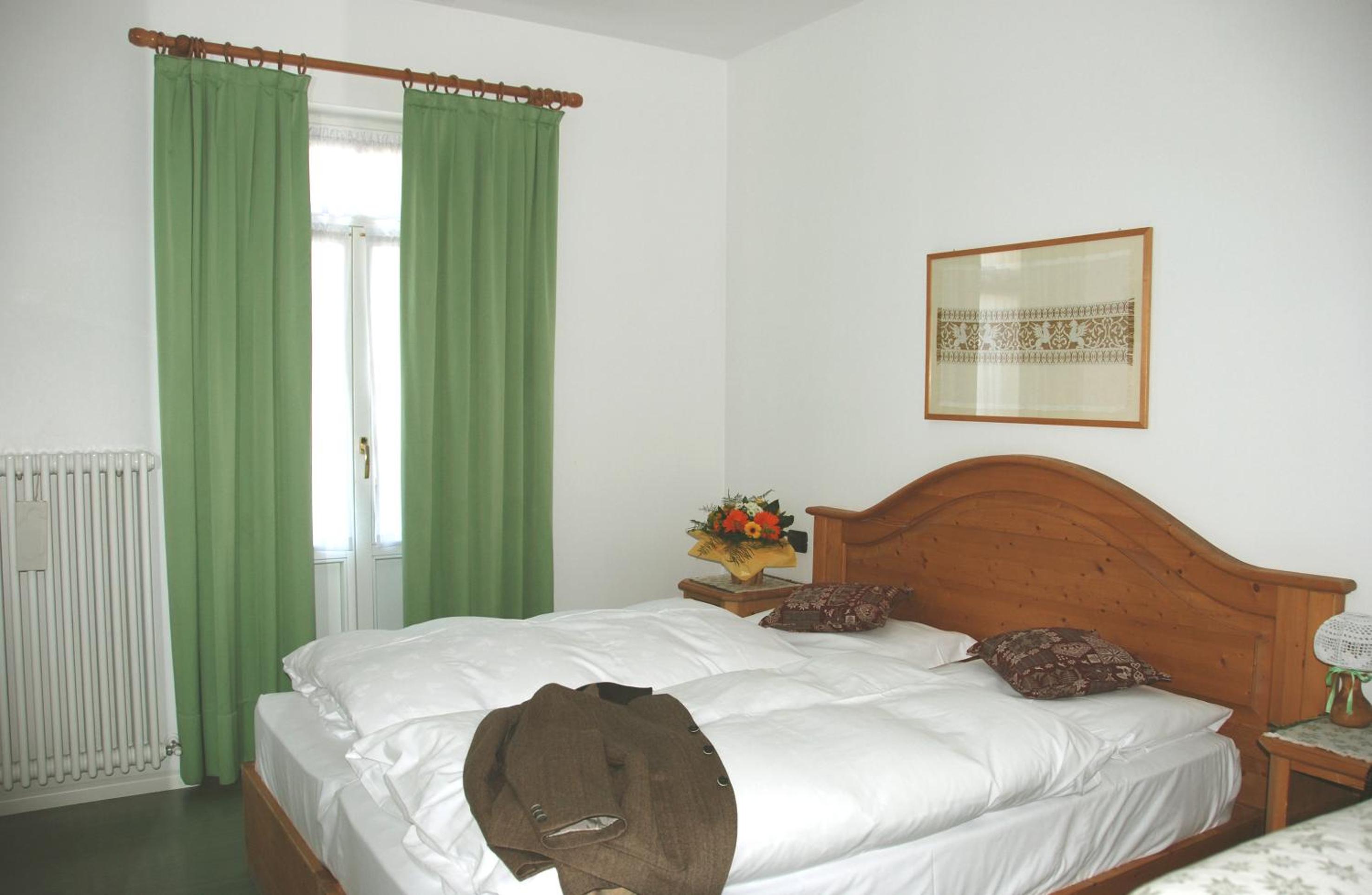 Double or Twin Room - Photo 5