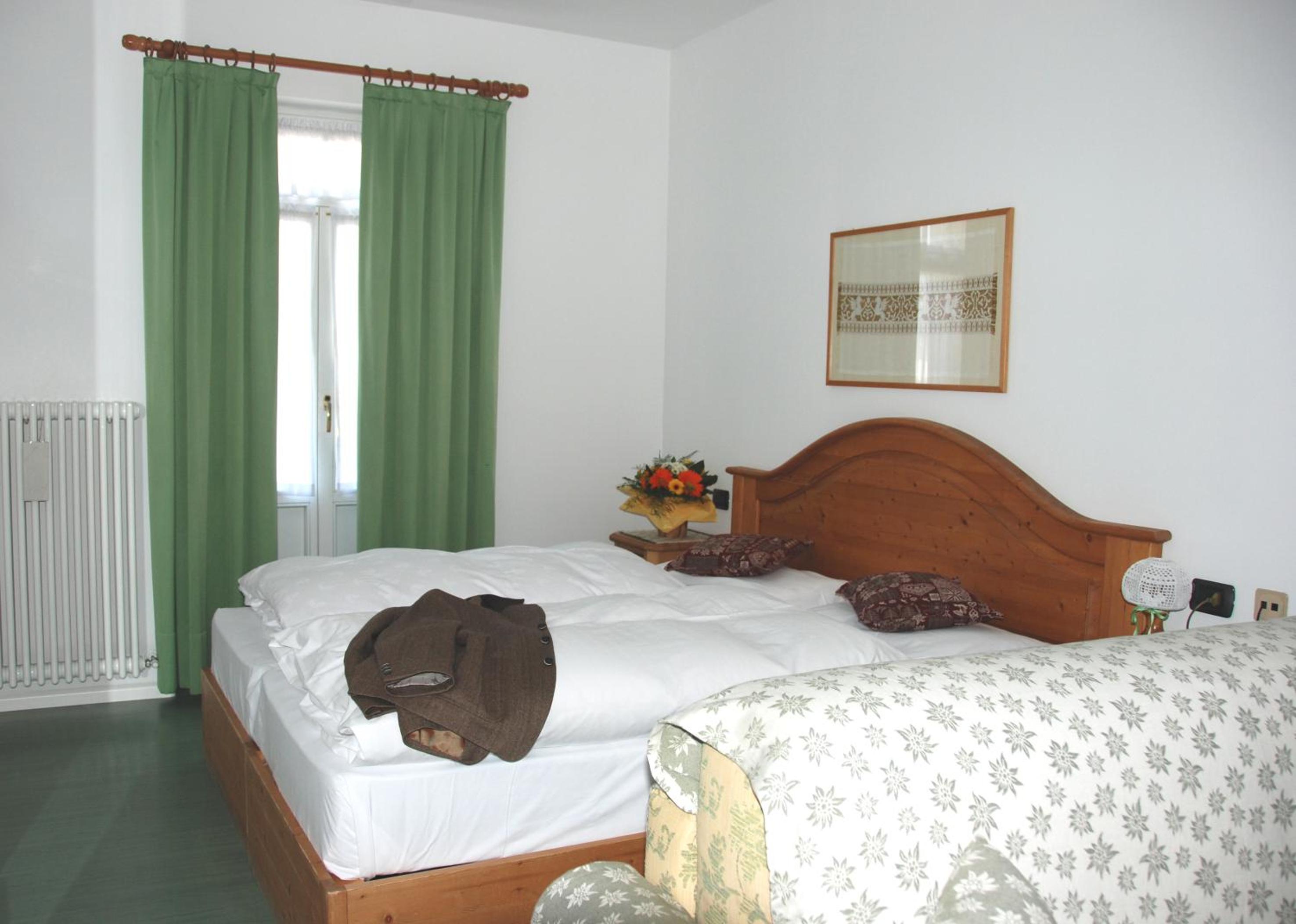 Double or Twin Room - Photo 3