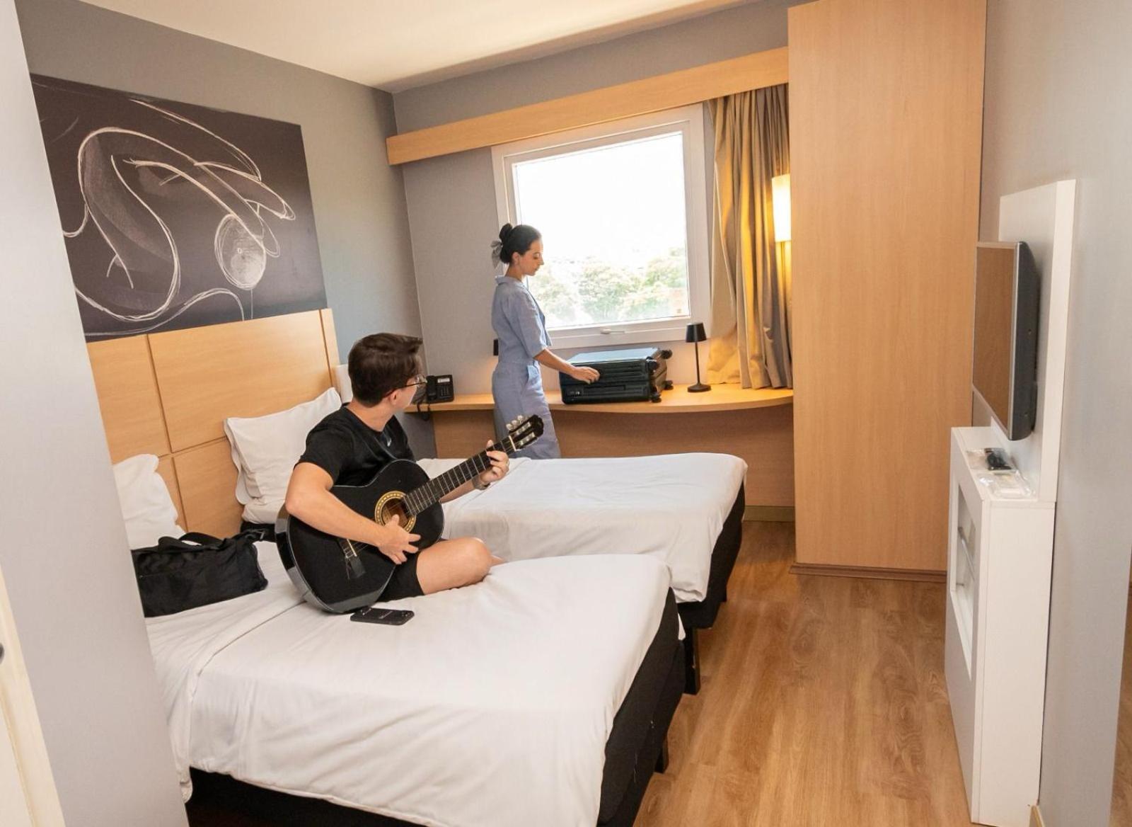 Standard Twin Room photo 2