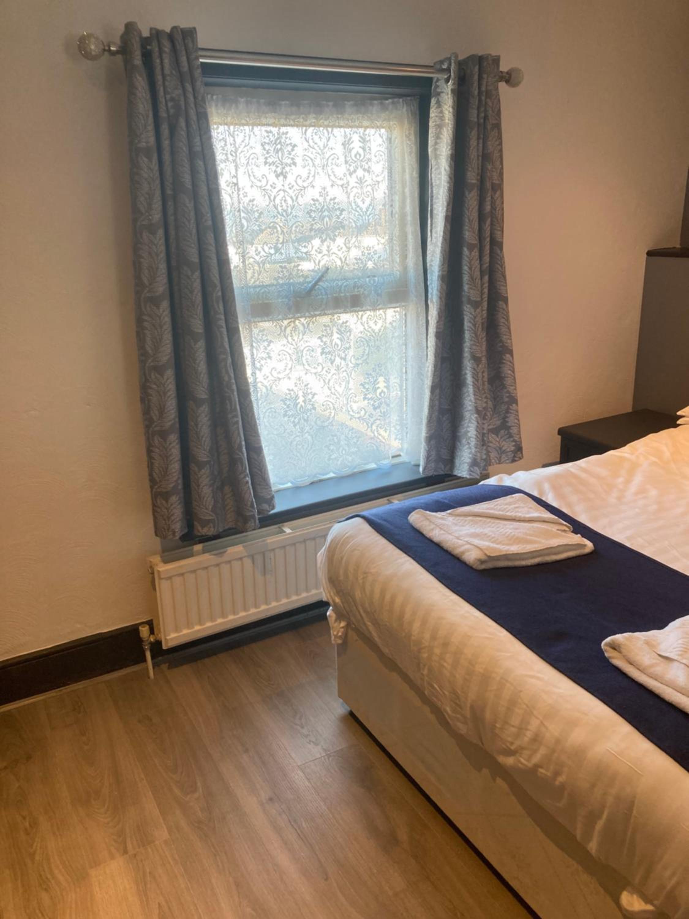 Double Room - Photo 5