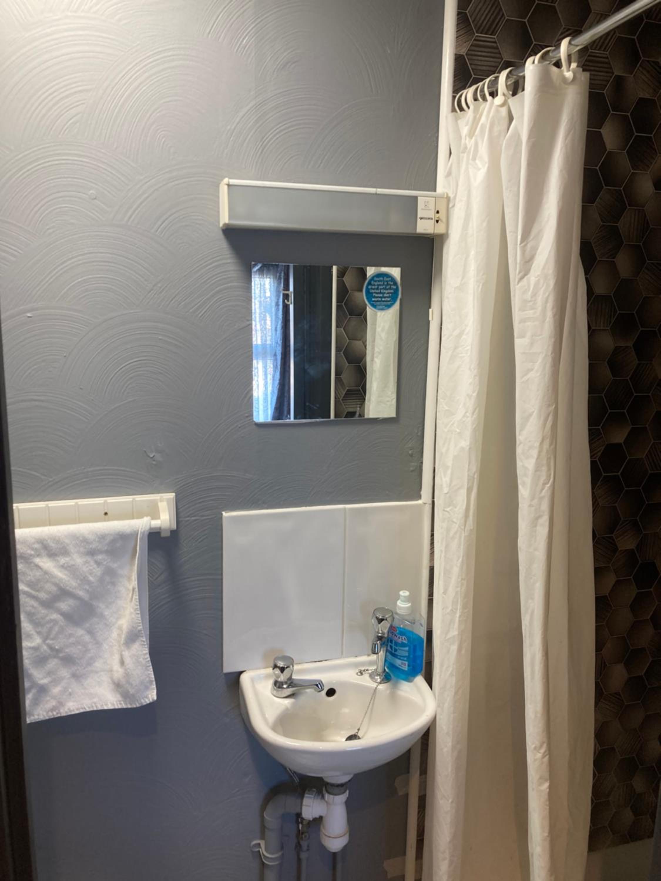 Double Room - Photo 3