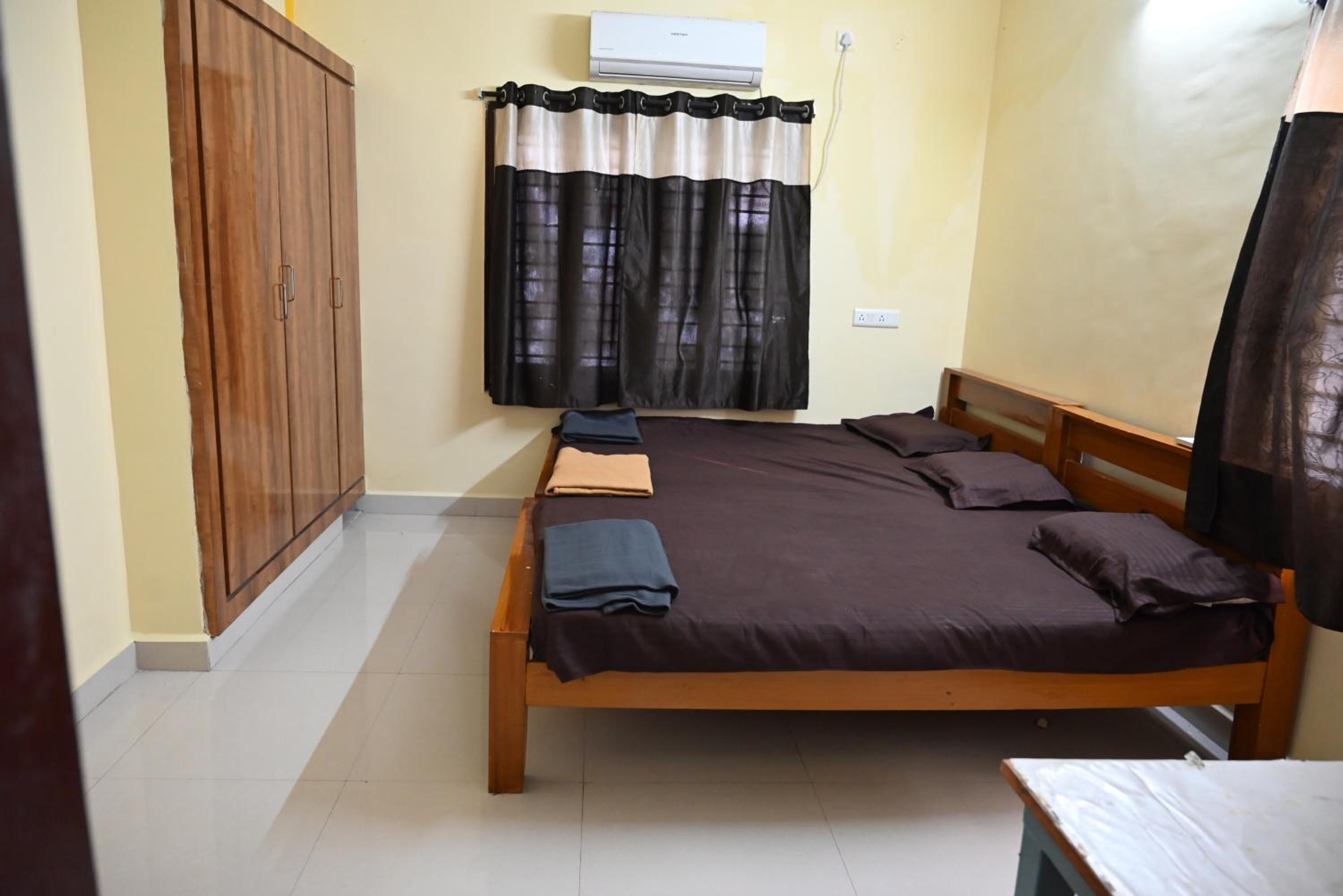 Double or Twin Room with Private Bathroom