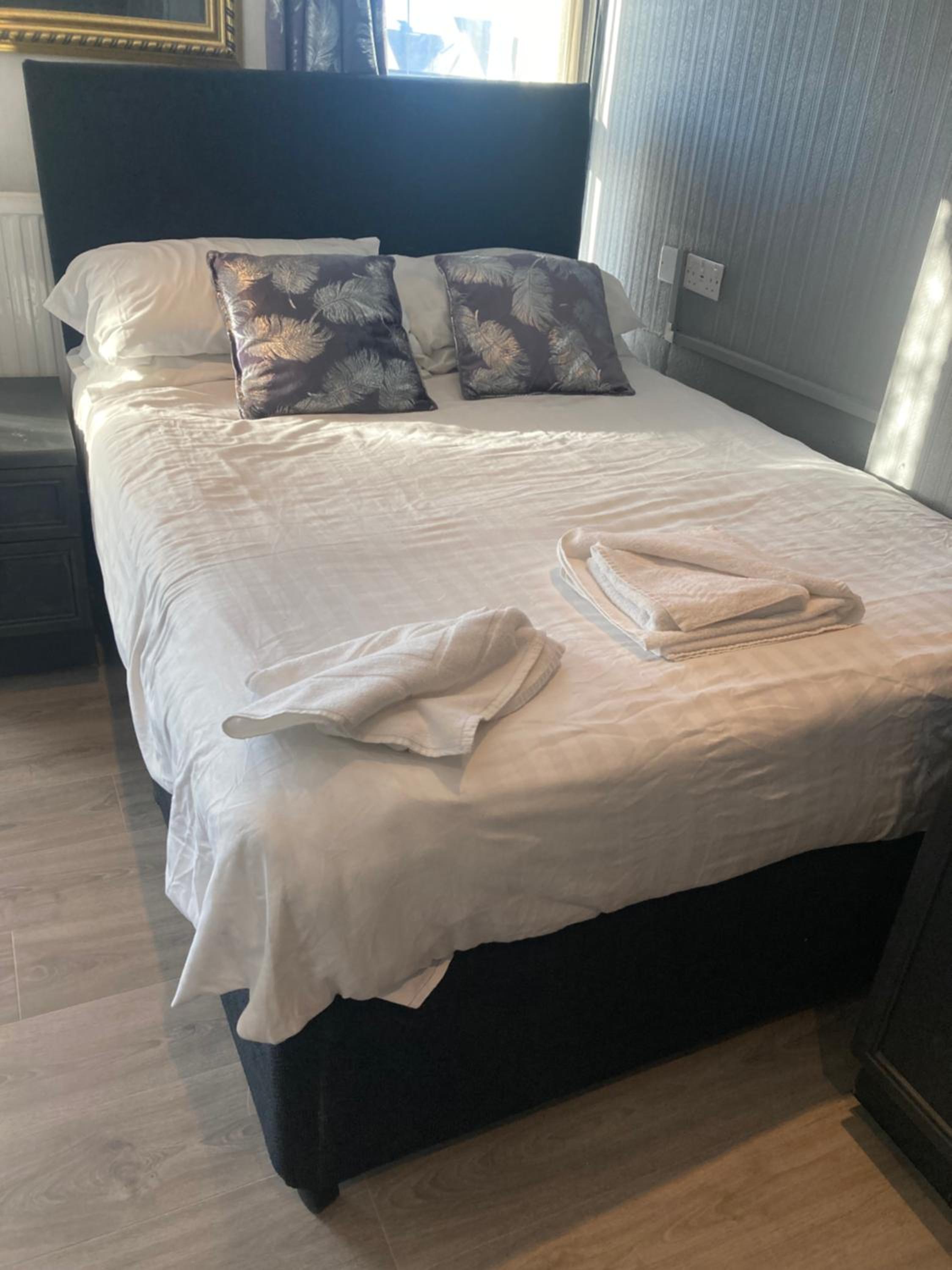 Family Double Room - Photo 13