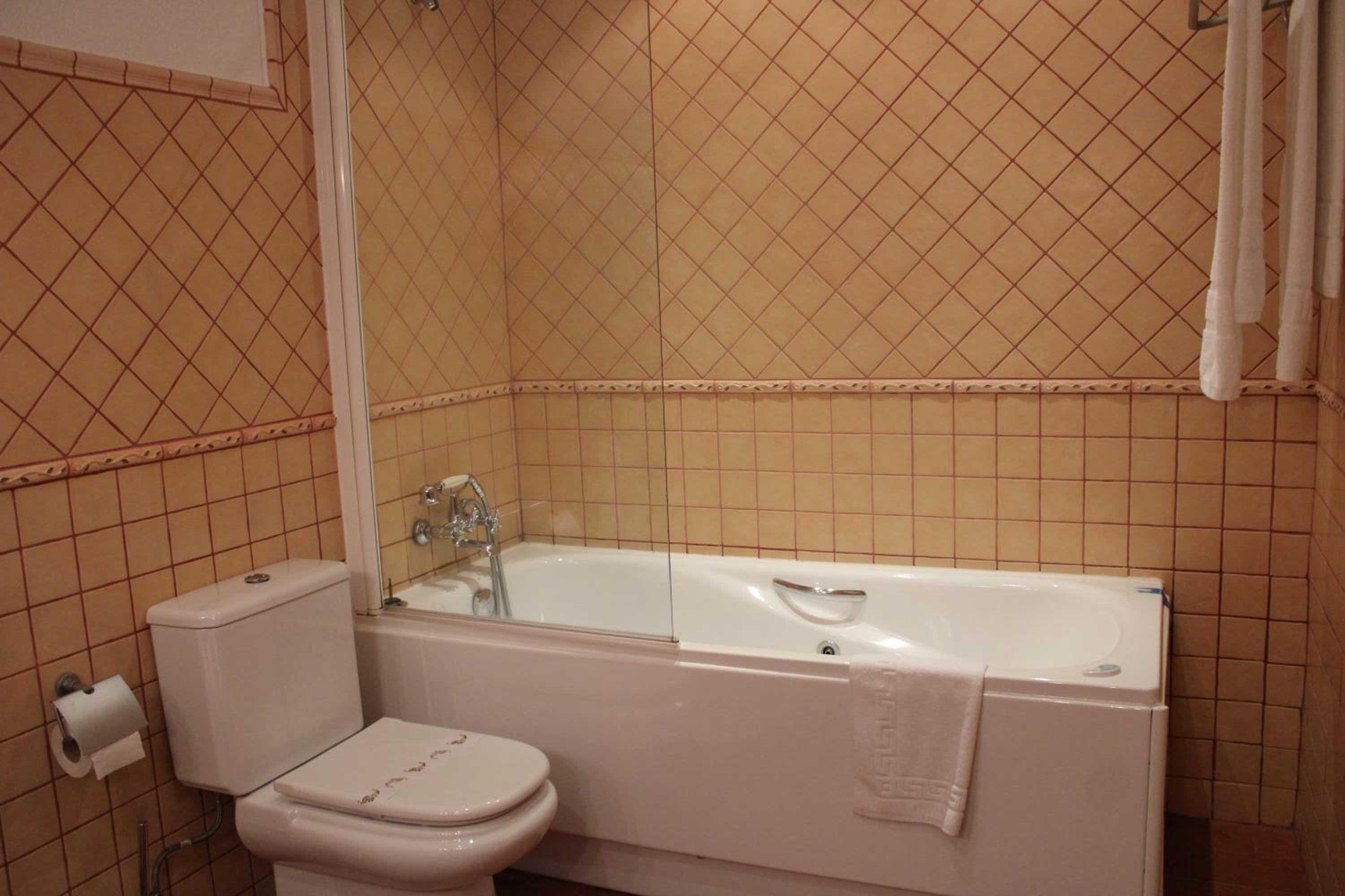 Suite - Photo 3