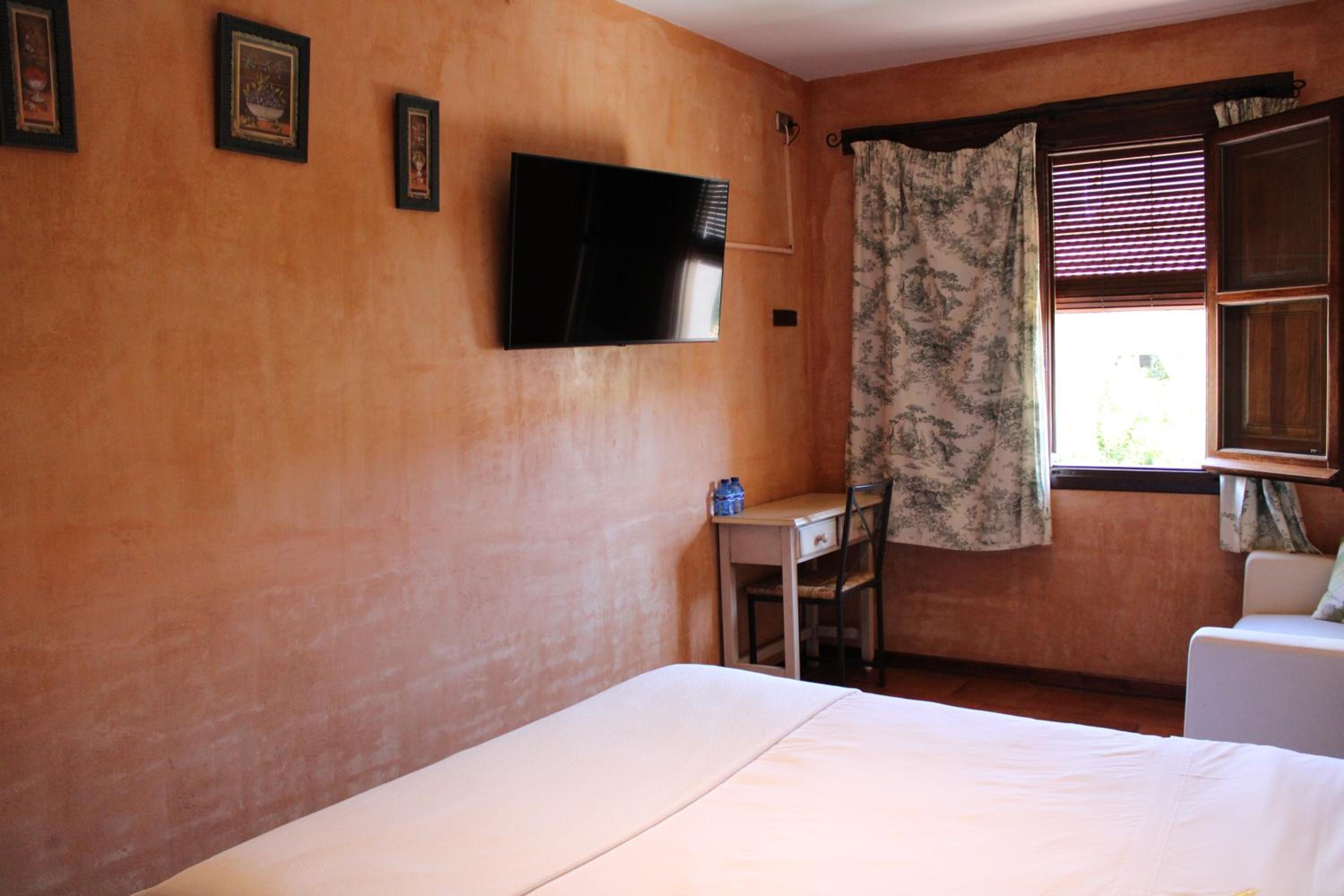 Double Room - Photo 6