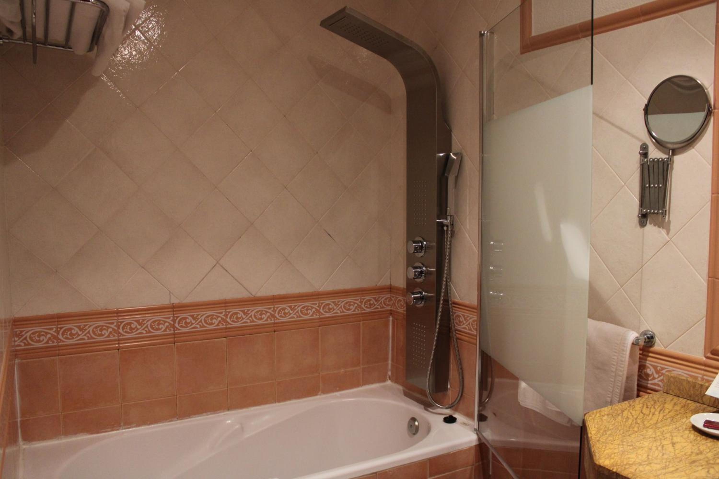 Double Room - Photo 13