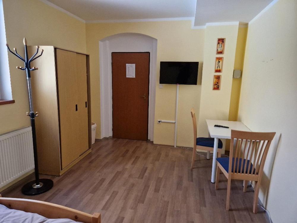 Standard Twin Room photo 1